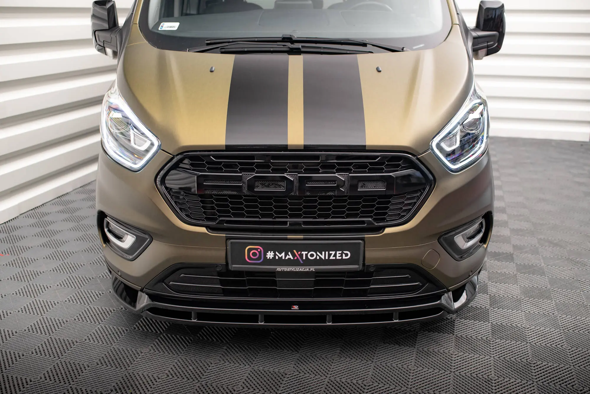 Frontspoiler Ford Tourneo Custom I Facelift 2018-2023 | Glossy Black Edition