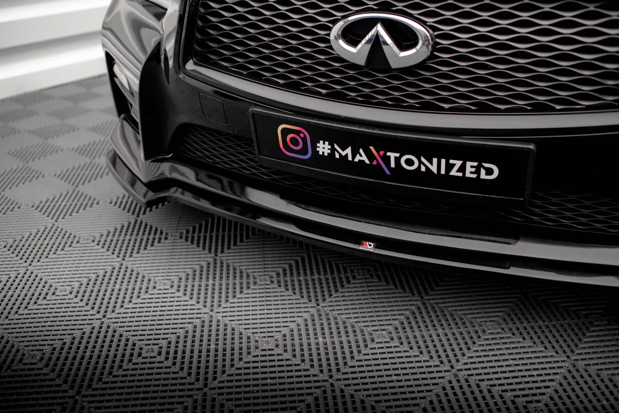 Frontspoiler Infiniti Q50 S 2013-2016 | V.1 Glossy Black Edition – bilde 4