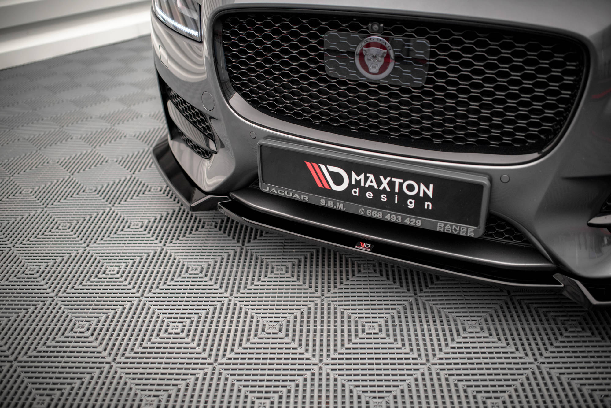 Frontspoiler Jaguar XF II (X260) R-Sport 2015 - 2020 | V.2 Glossy Black Edition