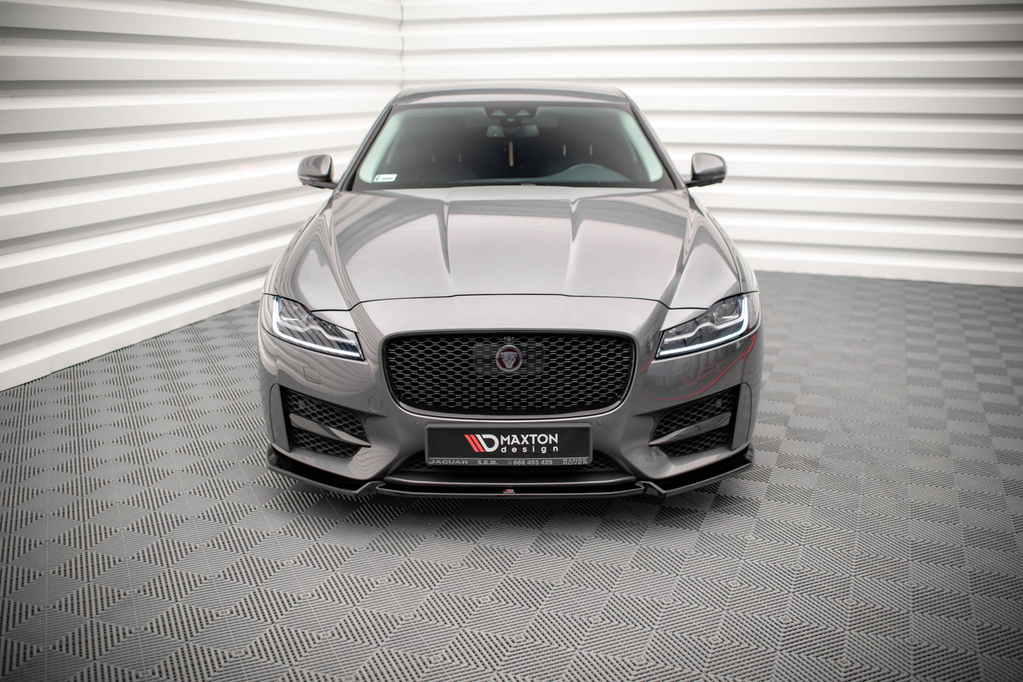 Frontspoiler Jaguar XF II (X260) R-Sport 2015 - 2020 | V.2 Glossy Black Edition – bilde 2