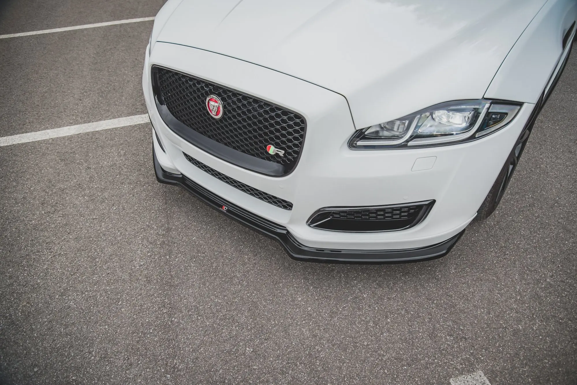 Frontspoiler Jaguar XJ (X351) Facelift 2015-2019 | Glossy Black Edition – bilde 2