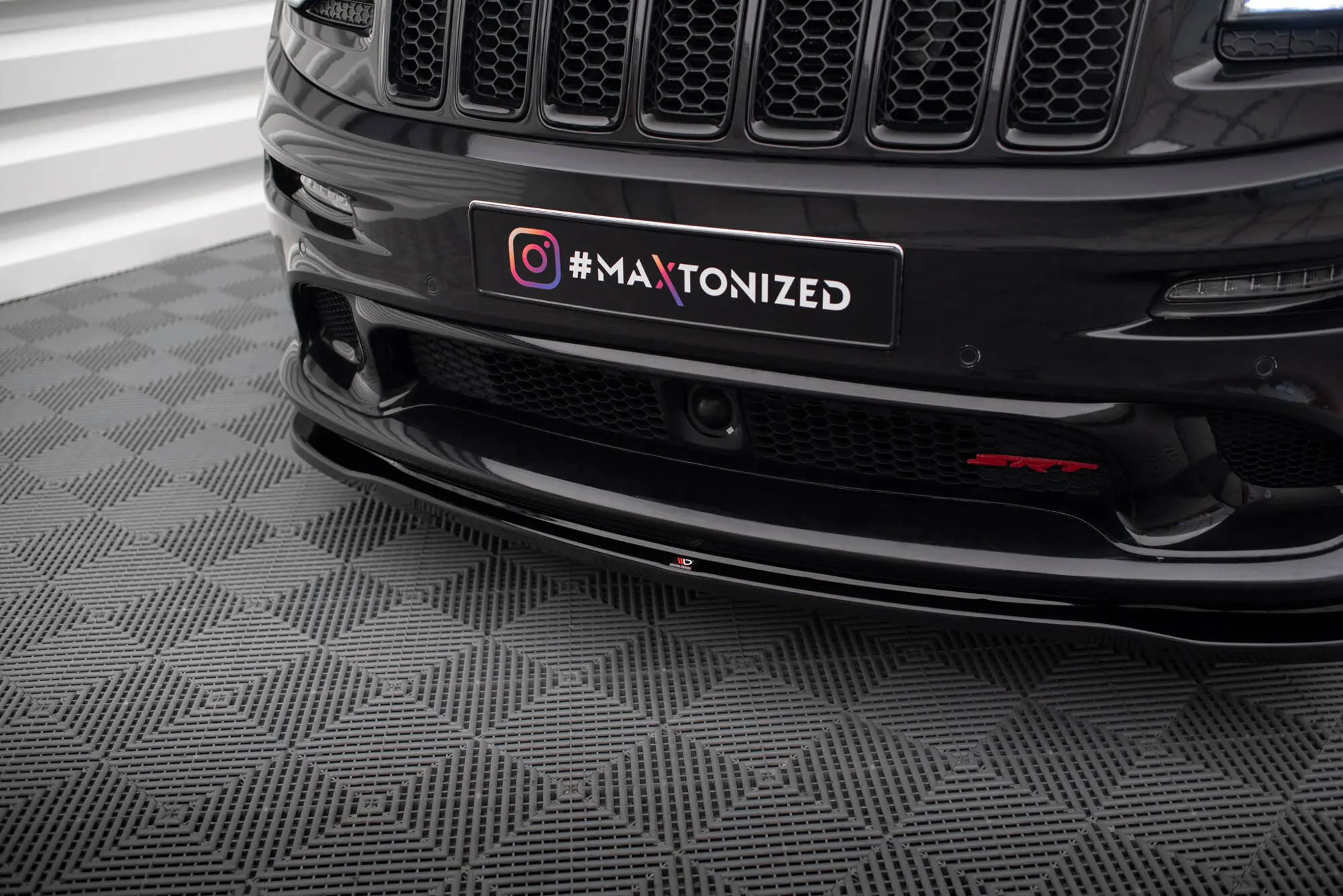 Frontspoiler Jeep Grand Cherokee SRT WK2 facelift 2013 - 2017 | Glossy Black Edition