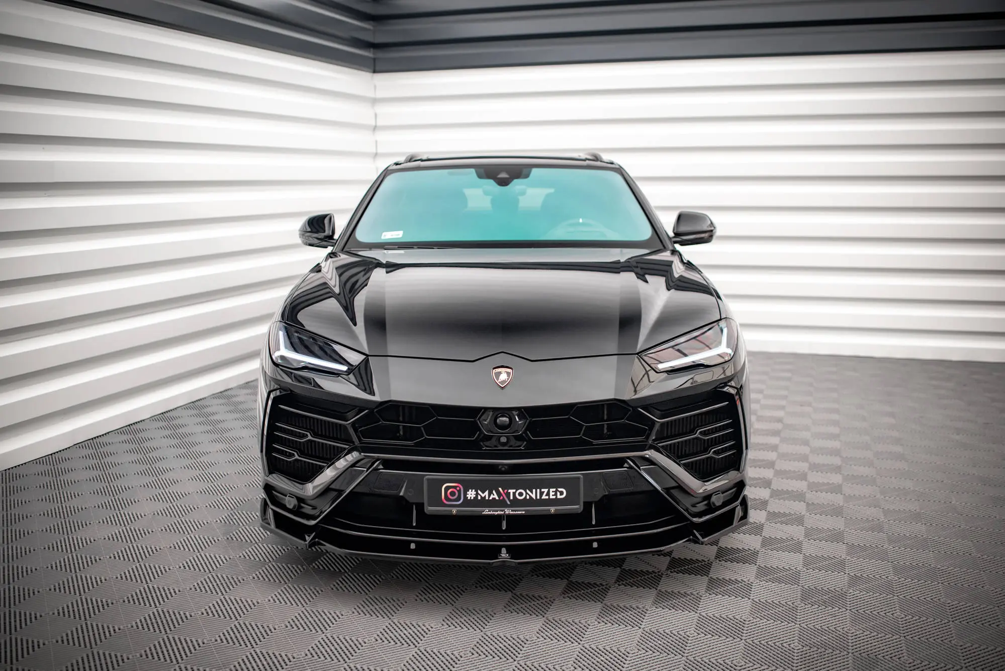 Frontspoiler Lamborghini Urus 2018-> | V.1 Glossy Black Edition