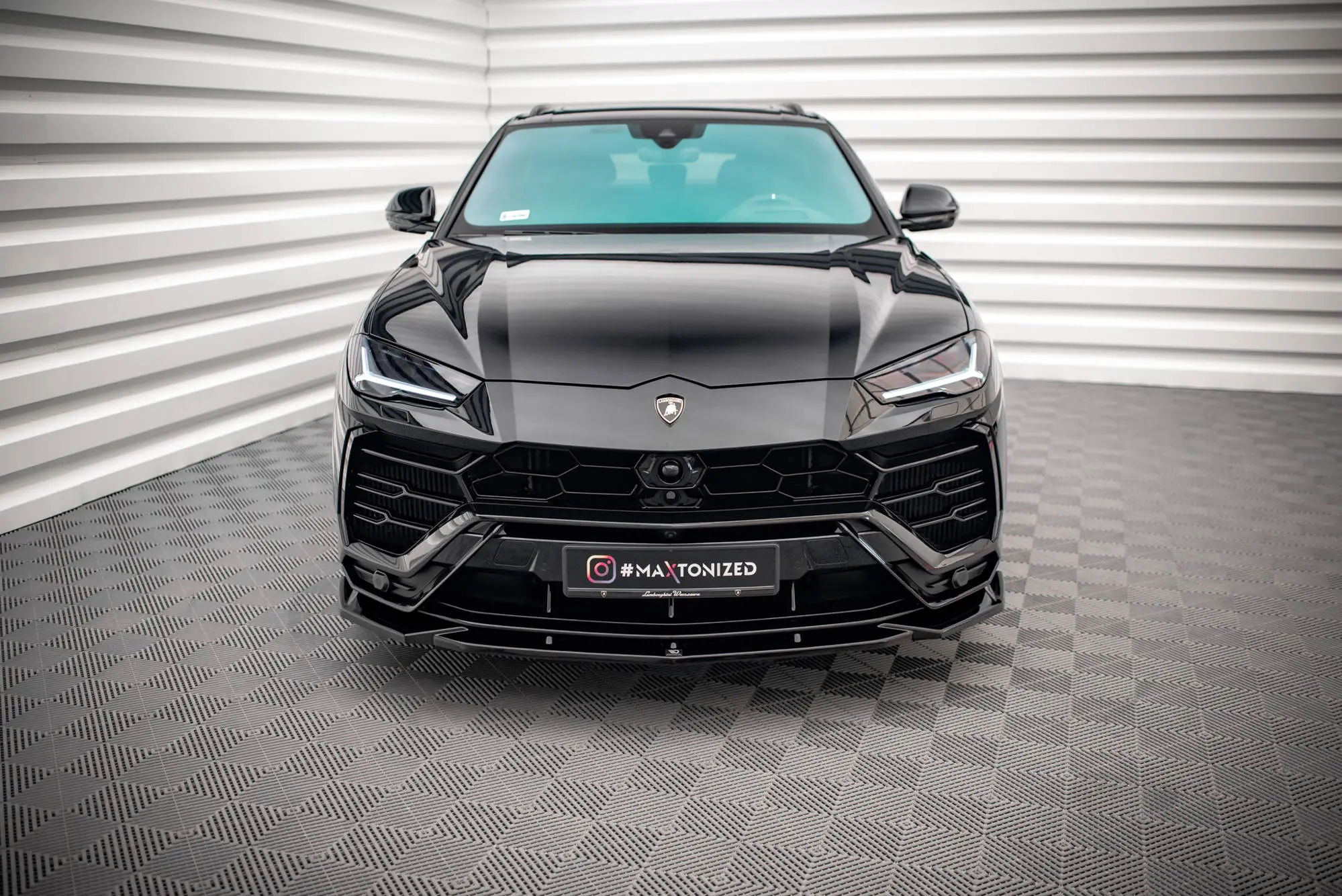 Frontspoiler Lamborghini Urus 2018-> | V.2 Glossy Black Edition