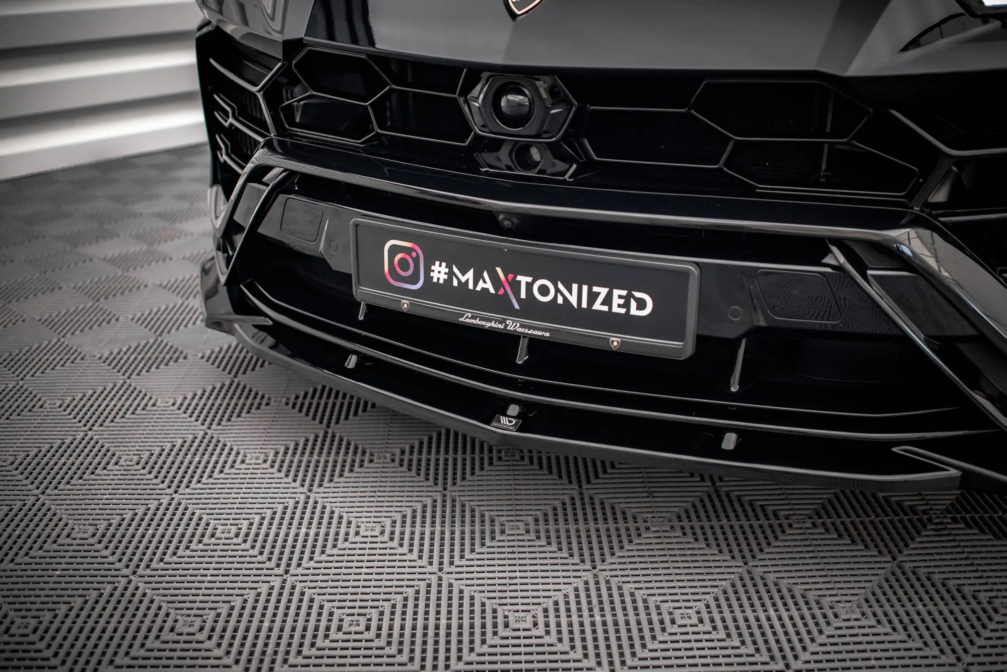 Frontspoiler Lamborghini Urus 2018-> | V.2 Glossy Black Edition Image 3