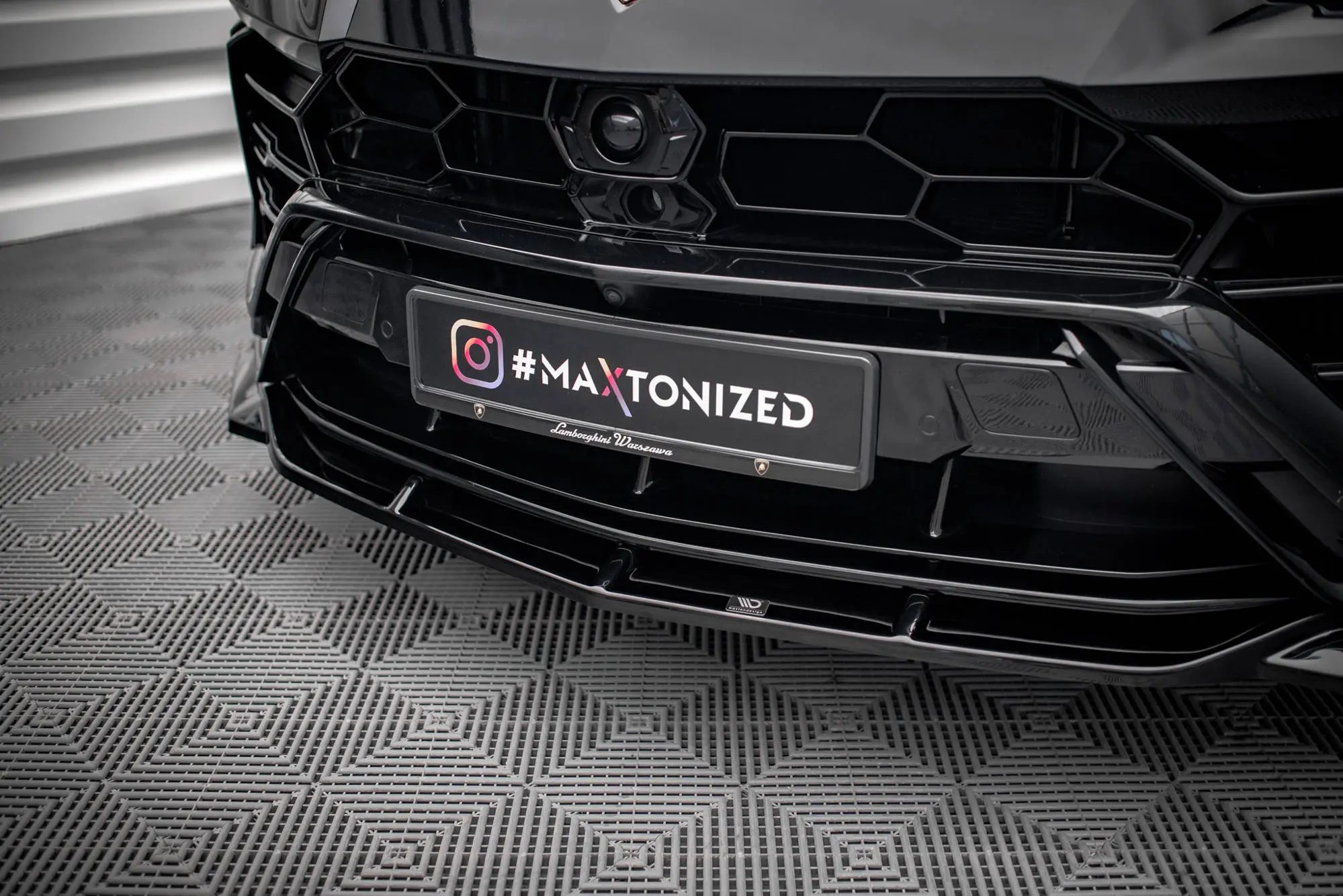 Frontspoiler Lamborghini Urus 2018-> | V.3 Glossy Black Edition