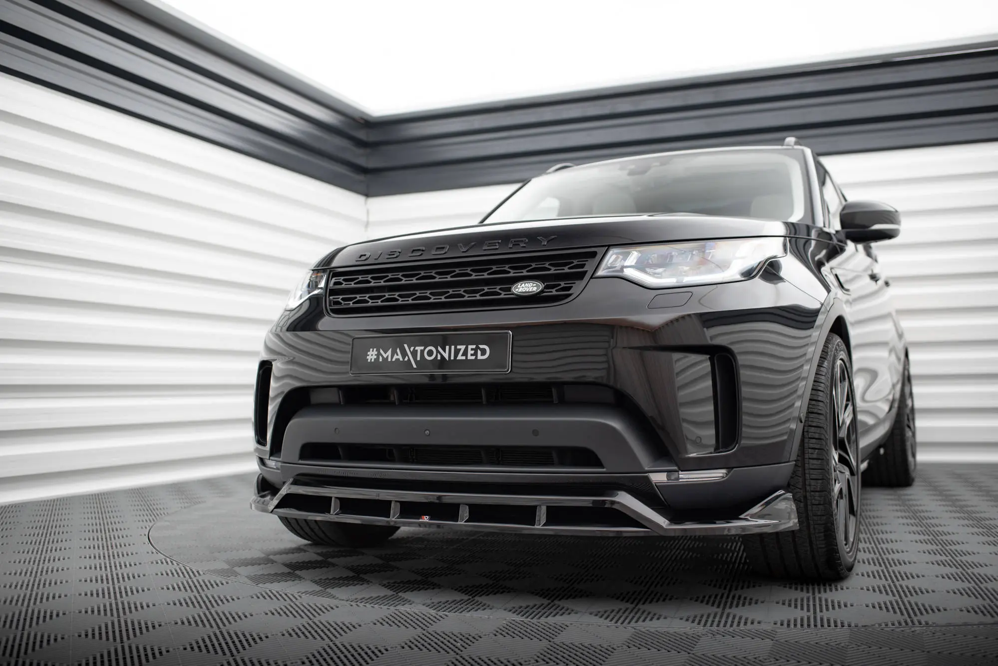 Frontspoiler Land Rover Discovery 5 (L462) HSE 2016 -> | Glossy Black Edition – bilde 3