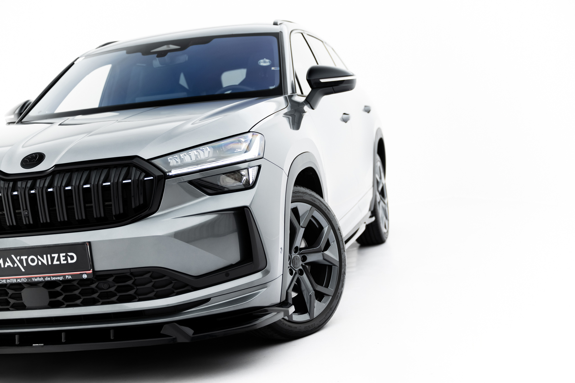 Frontspoiler Land Rover Range Rover Evoque Dynamic II 2018 - 2023  | Glossy Black Edition V1 – bilde 4