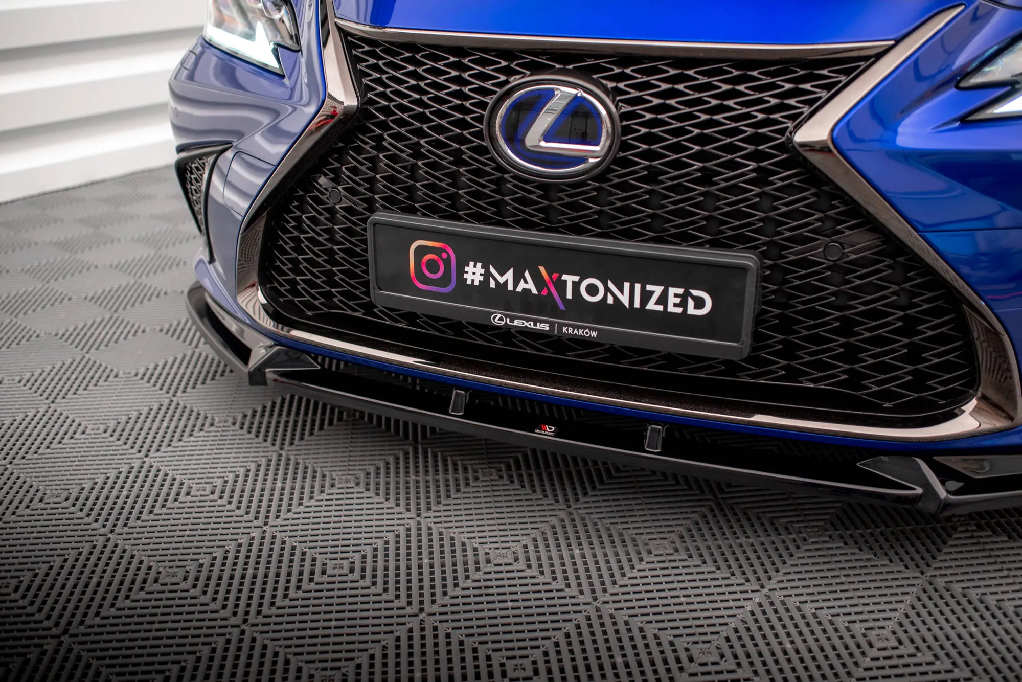 Frontspoiler Lexus ES VII F Sport 2018-> | V.2 Glossy Black Edition