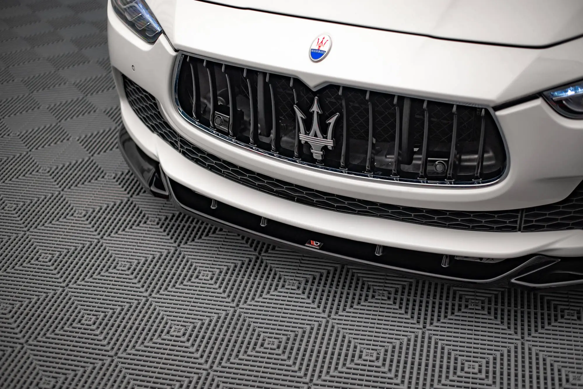 Frontspoiler Maserati Ghibli III 2013-2017 | V.1 Glossy Black Edition