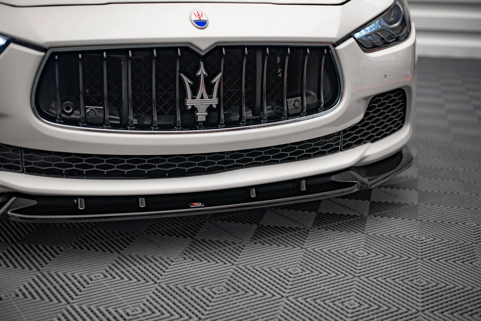 Frontspoiler Maserati Ghibli III 2013-2017 | V.2 Glossy Black Edition