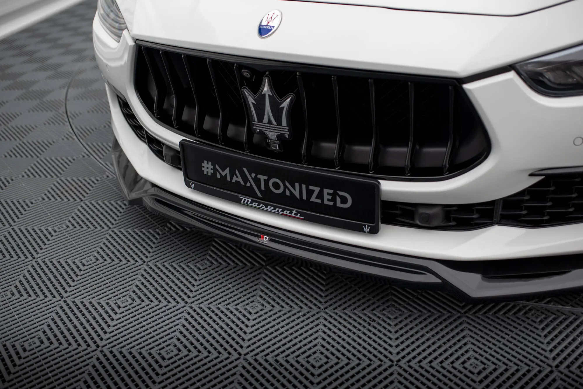 Frontspoiler Maserati Ghibli mk3 facelift 2017 - 2020 | V.2 Glossy Black Edition