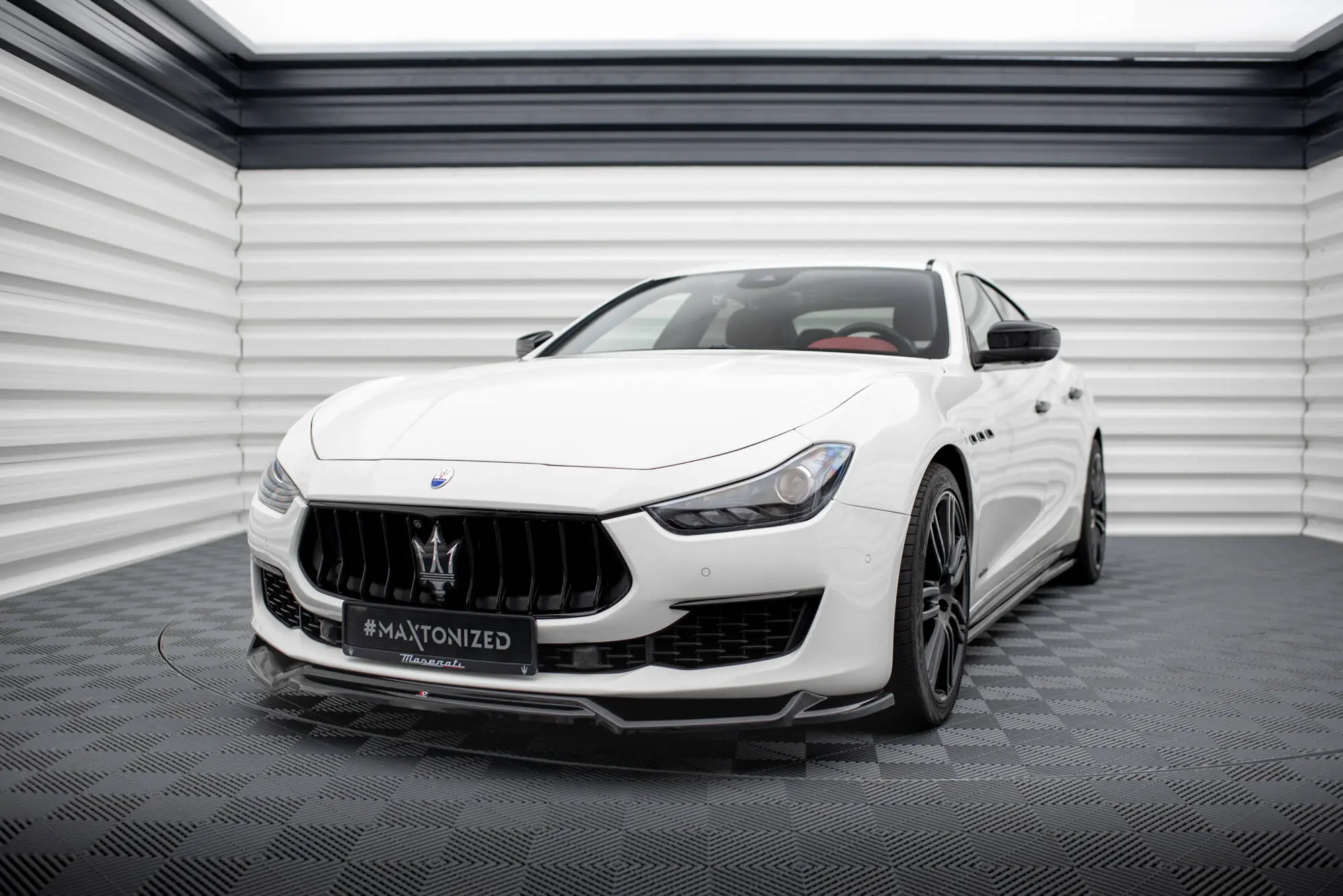 Frontspoiler Maserati Ghibli mk3 facelift 2017 - 2020 | V.2 Glossy Black Edition – bilde 4