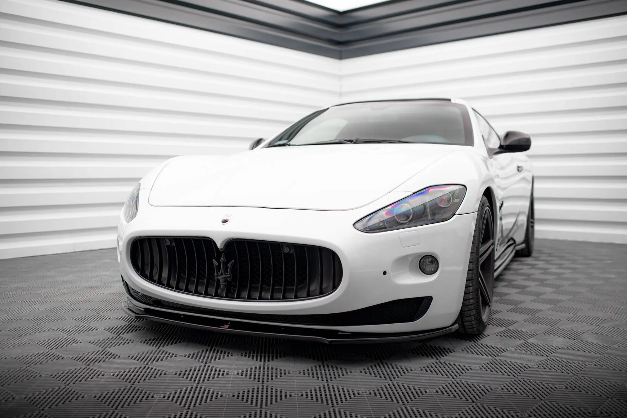 Frontspoiler Maserati GranTurismo Mk1 2007 - 2013 | Glossy Black Edition