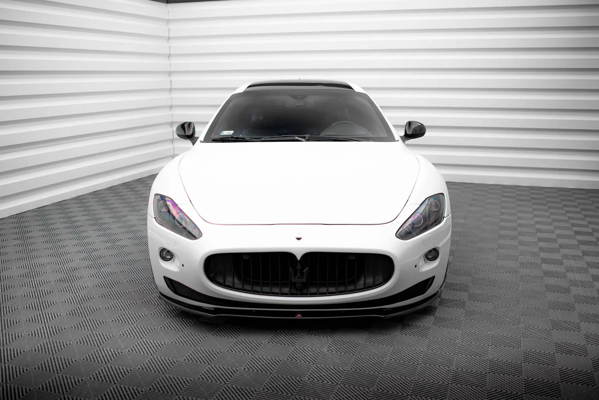 Frontspoiler Maserati GranTurismo Mk1 2007 - 2013 | Glossy Black Edition – bilde 3