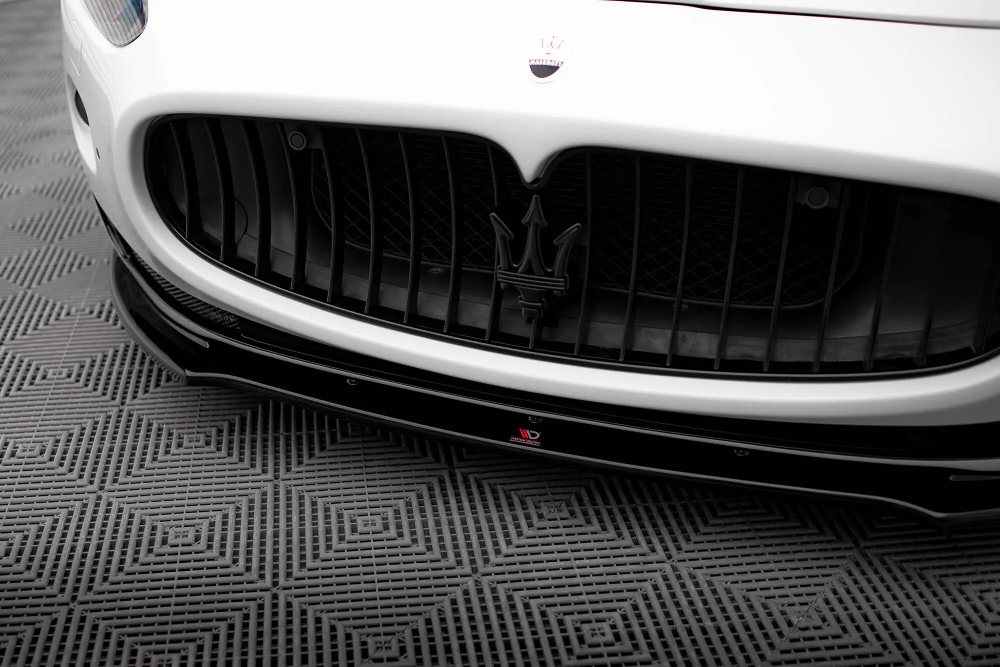 Frontspoiler Maserati GranTurismo Mk1 2007 - 2013 | Glossy Black Edition – bilde 4