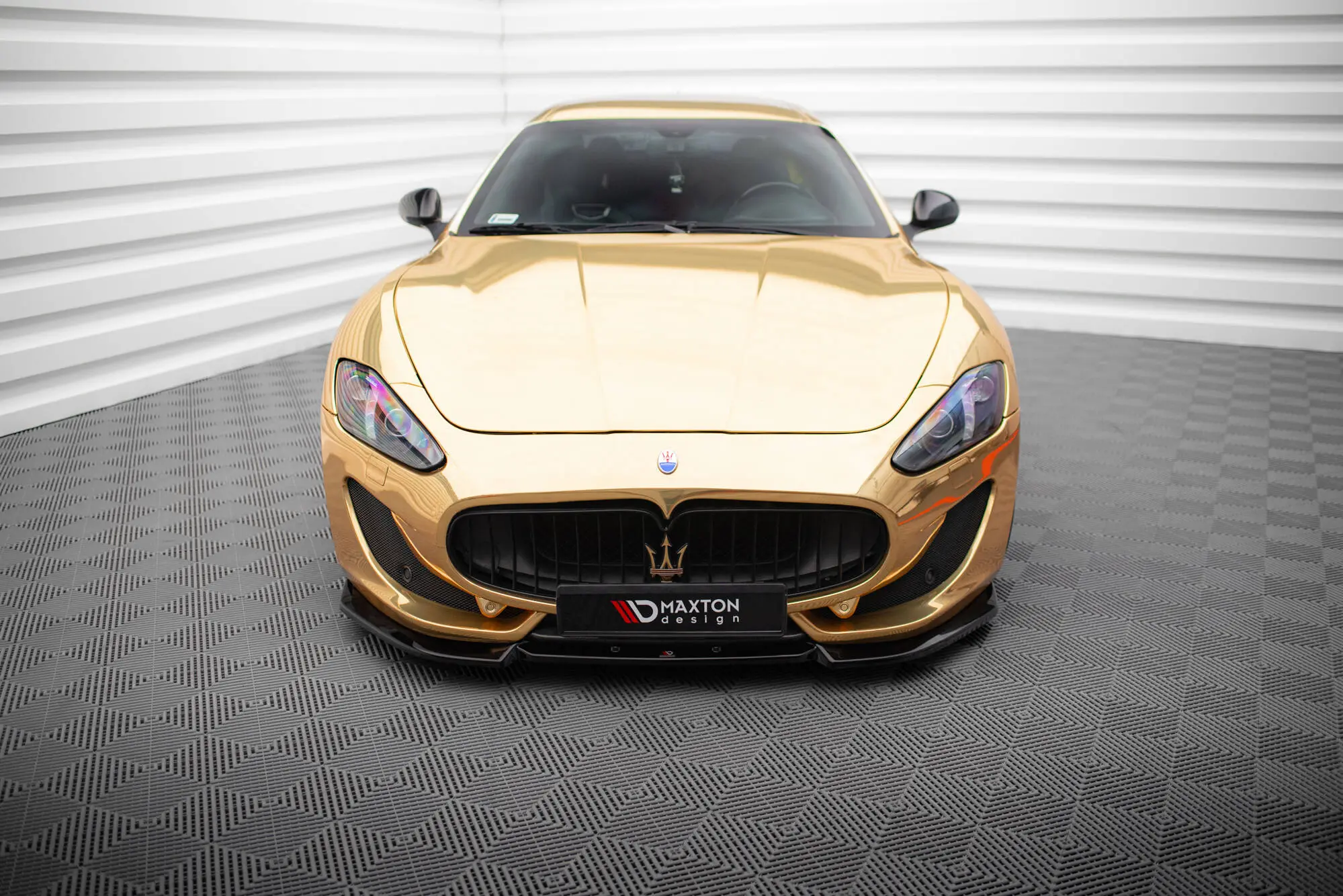 Frontspoiler Maserati GranTurismo Mk1 facelift 2013 - 2018| V.2 Glossy Black Edition – bilde 3