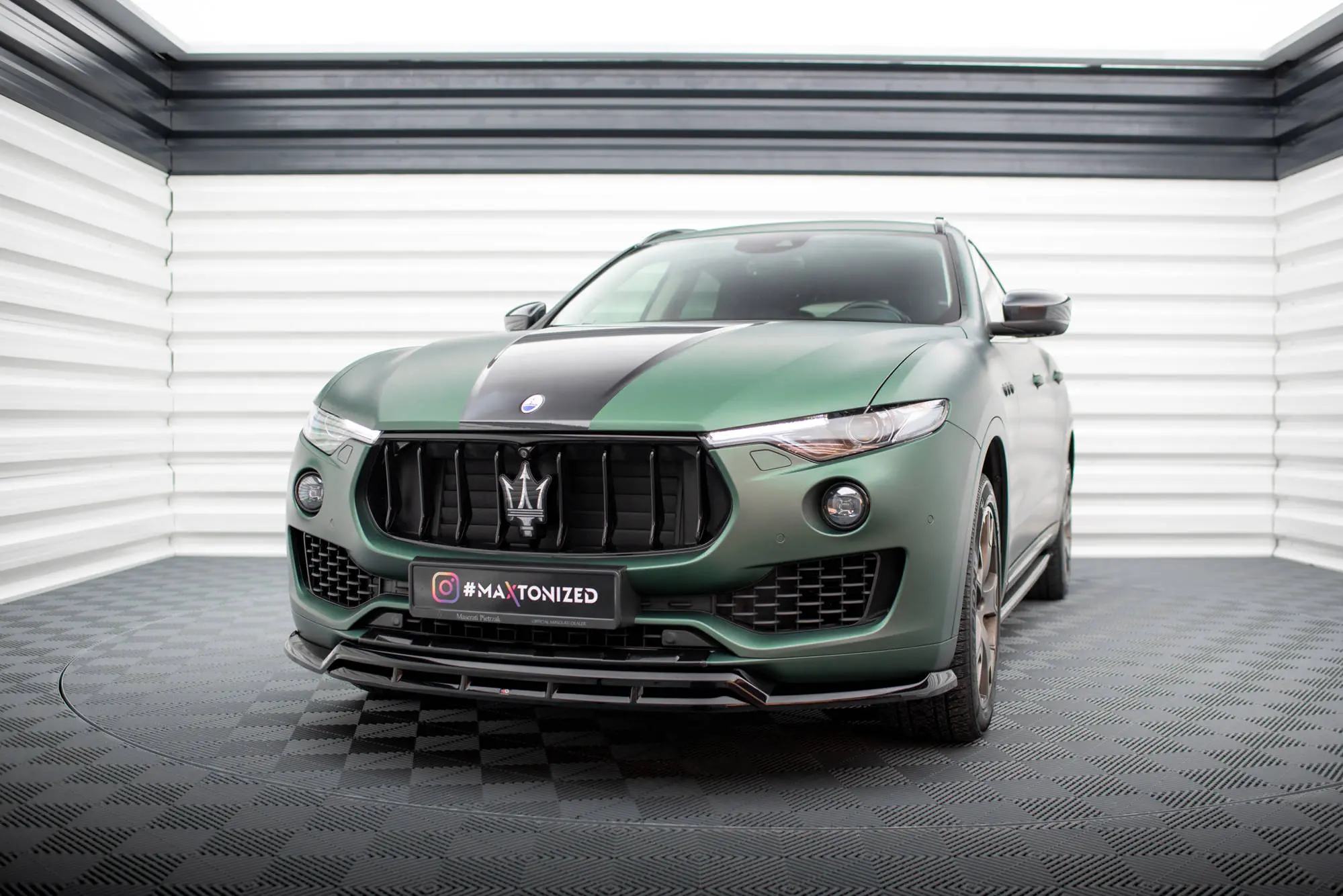 Frontspoiler Maserati Levante 2016 -> | V.2 Glossy Black Edition