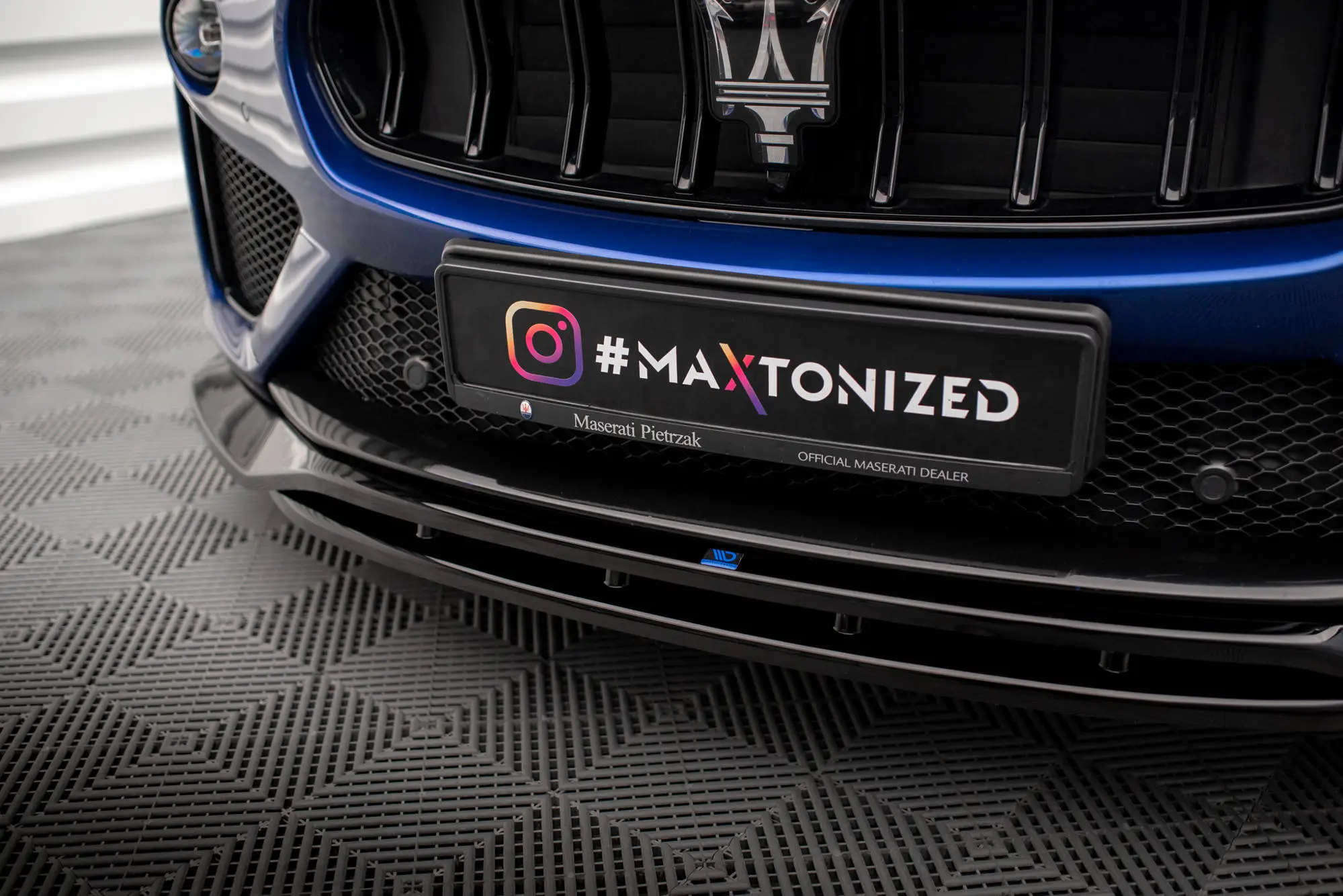 Frontspoiler Maserati Levante GTS 2018-> | Glossy Black Edition