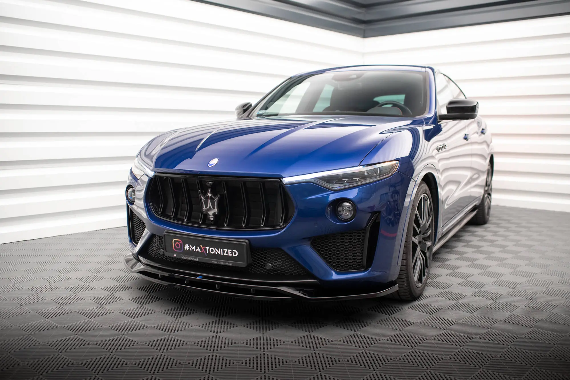 Frontspoiler Maserati Levante GTS 2018-> | Glossy Black Edition – bilde 4