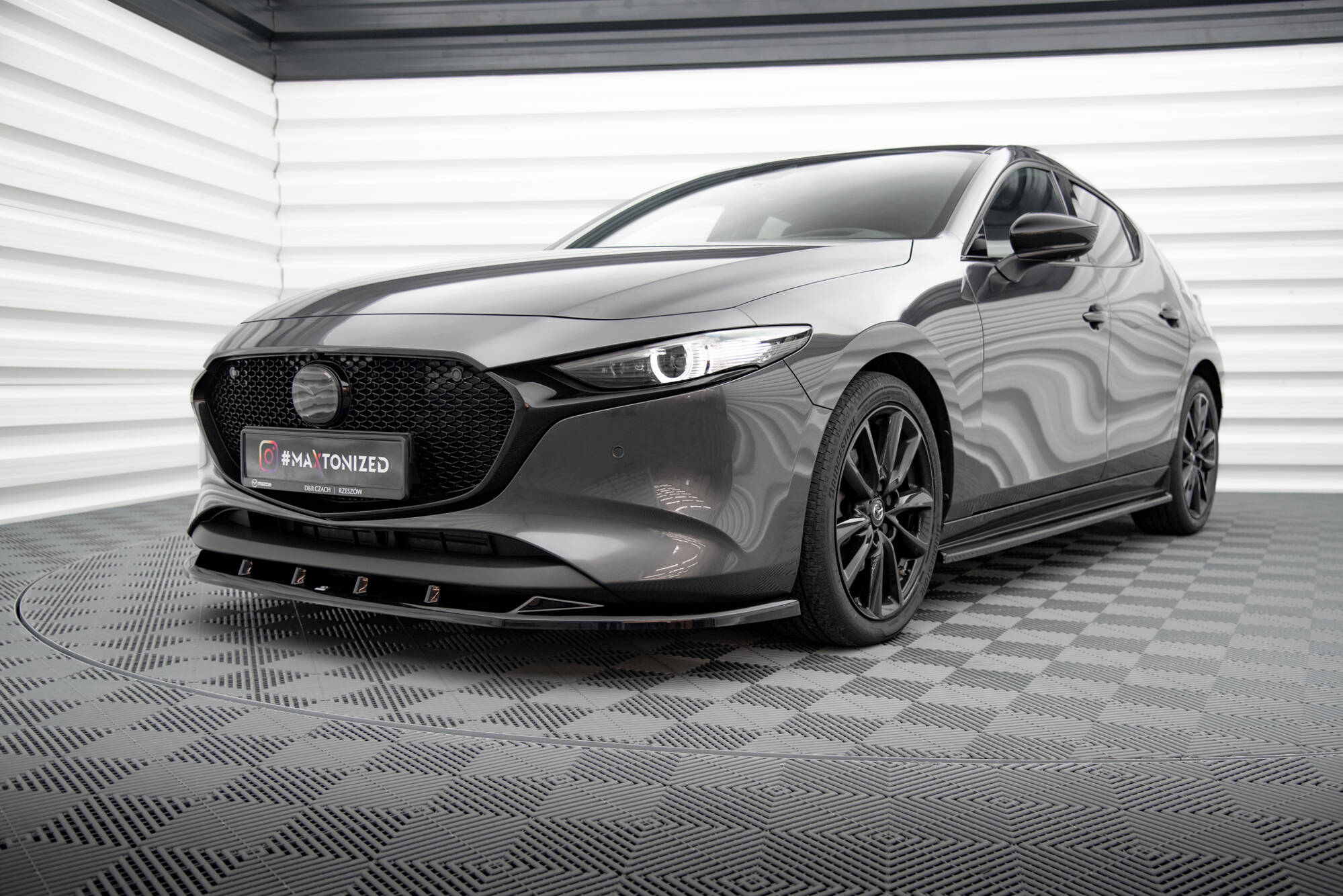 Frontspoiler Mazda 3 Mk4 2019 - > | V.1 Glossy Black Edition – bilde 3