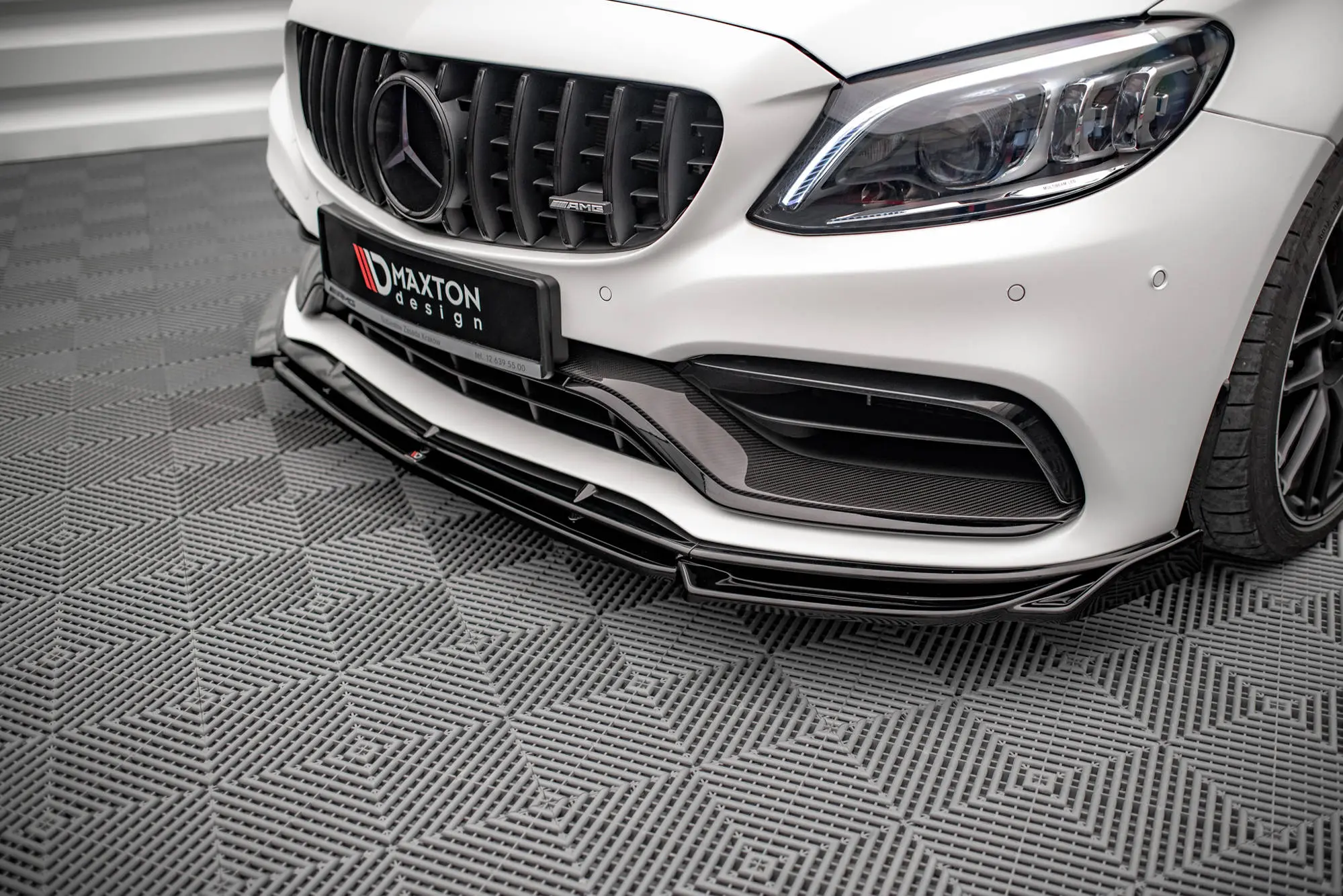 Frontspoiler Mercedes-AMG C63 Coupe (C205) Aero Pack Facelift 2018-2021 | V.2 Glossy Black Edition – bilde 3
