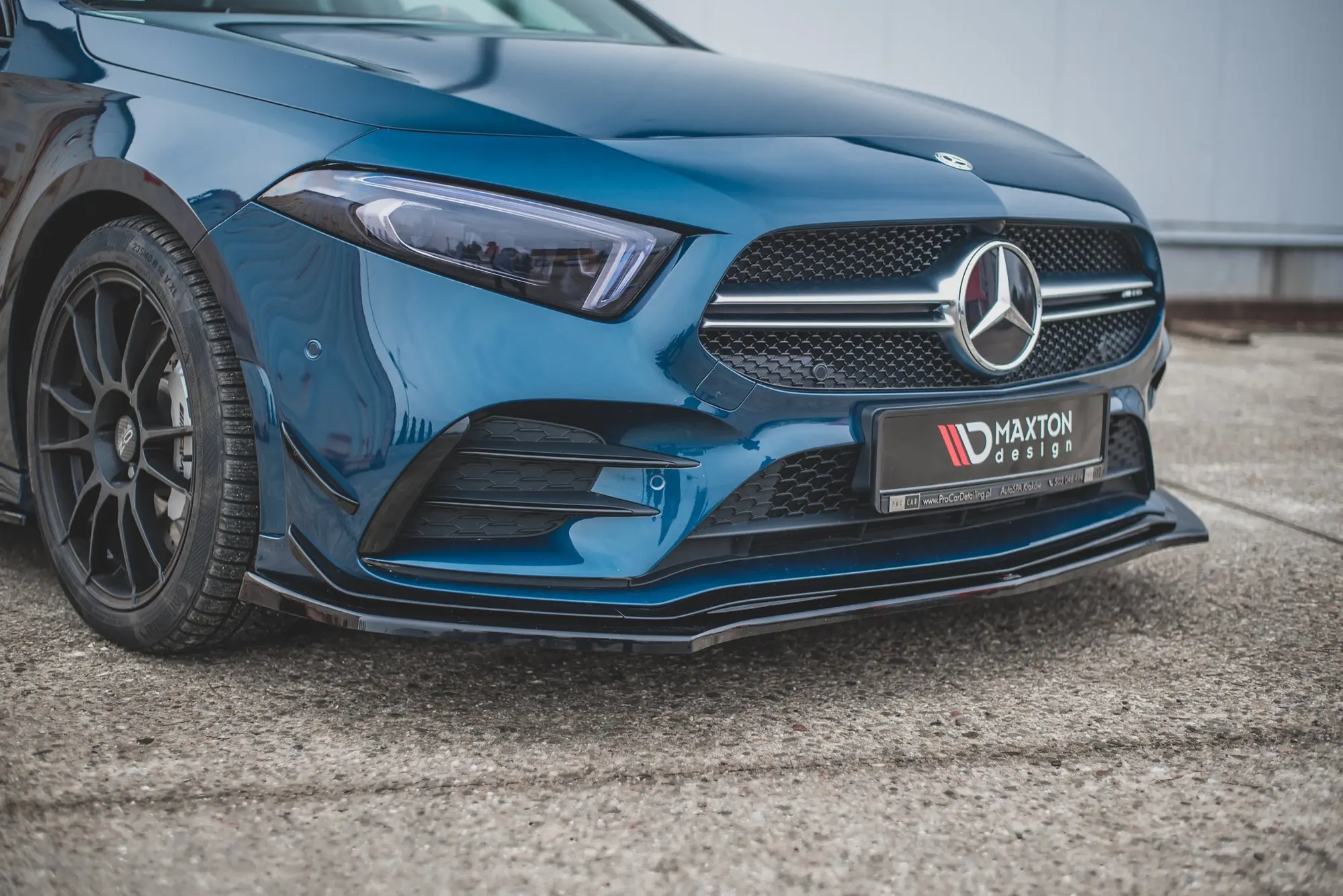 Frontspoiler Mercedes-Benz A35 AMG  Aero ( W177 / V177) 2018-> | V.2 Glossy Black Edition