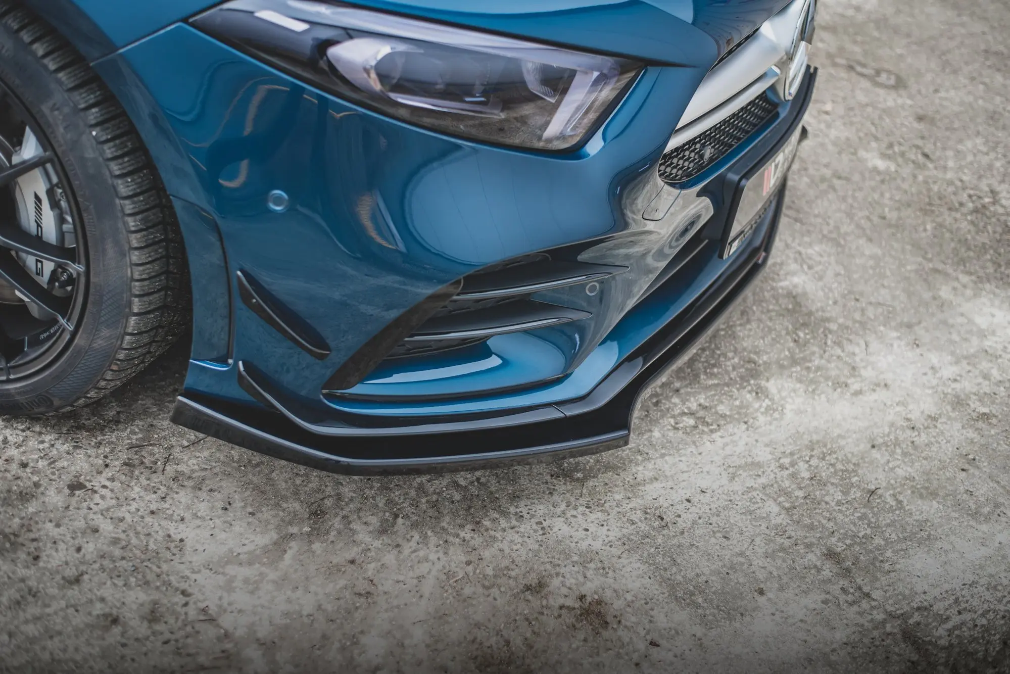 Frontspoiler Mercedes-Benz A35 AMG  Aero ( W177 / V177) 2018-> | V.2 Glossy Black Edition – bilde 2