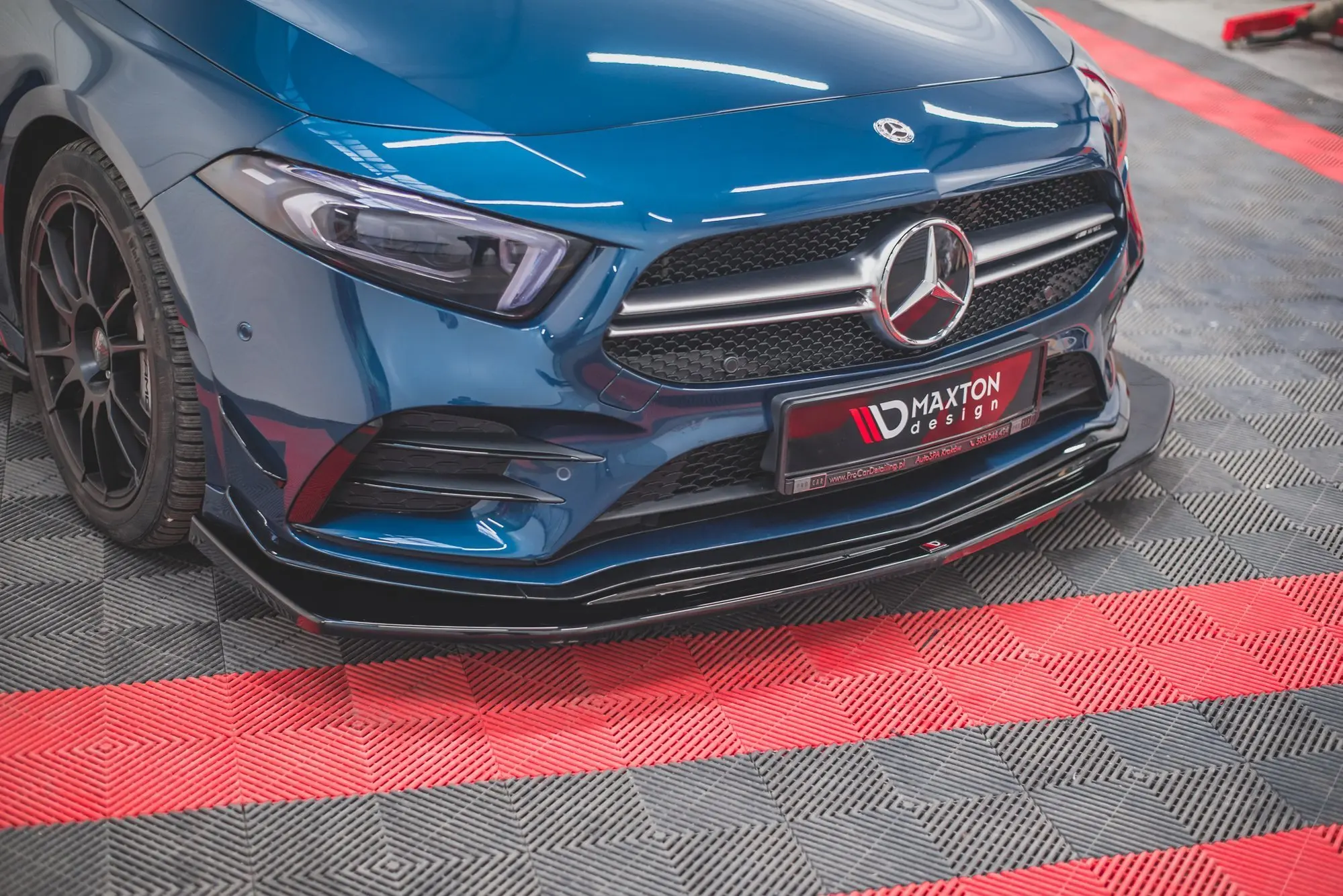 Frontspoiler Mercedes-Benz A35 AMG  Aero ( W177 / V177) 2018-> | V.3 Glossy Black Edition – bilde 2