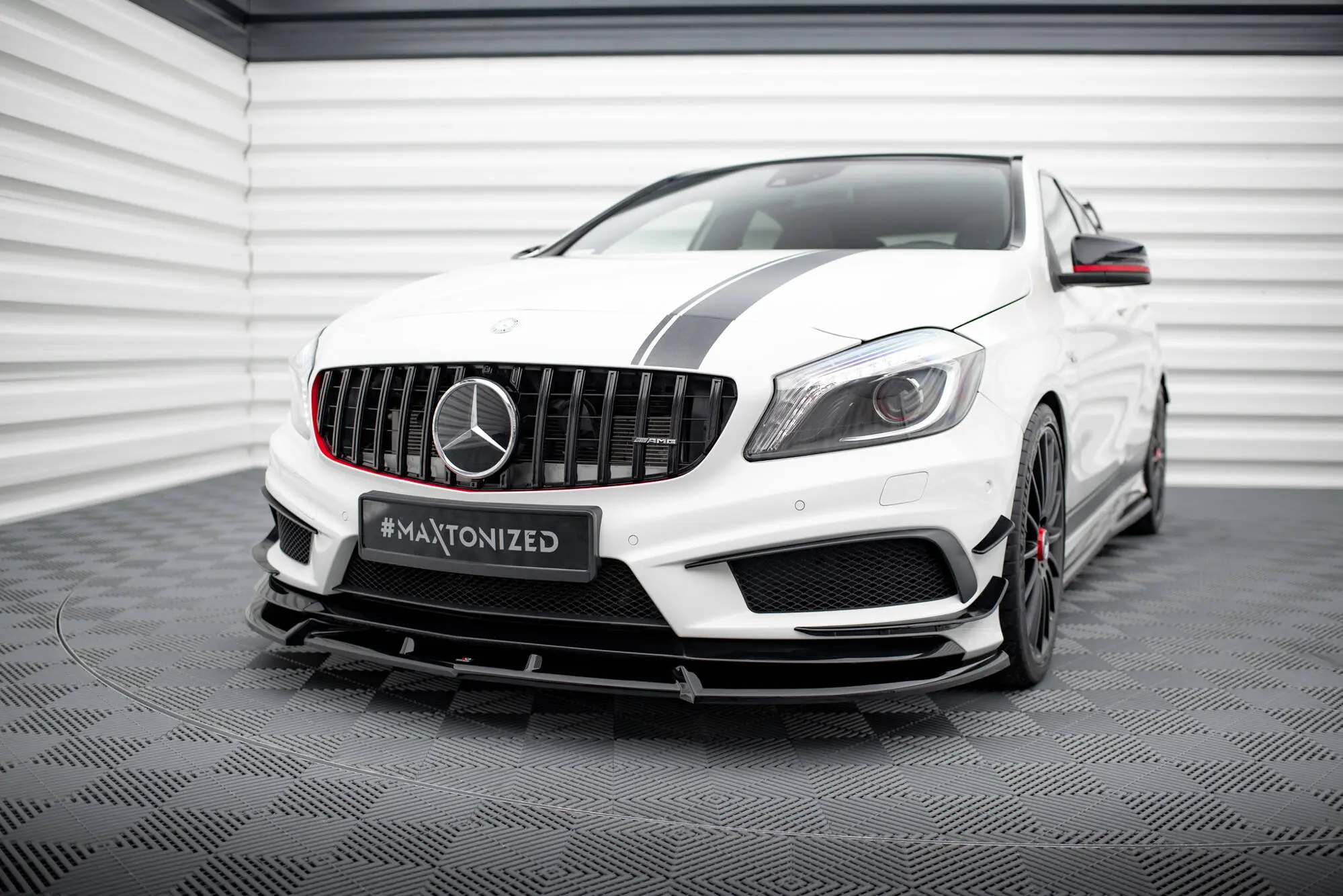 Frontspoiler Mercedes-Benz A45 AMG (W176) 2012 - 2015 | V.3 Glossy Black Edition – bilde 4