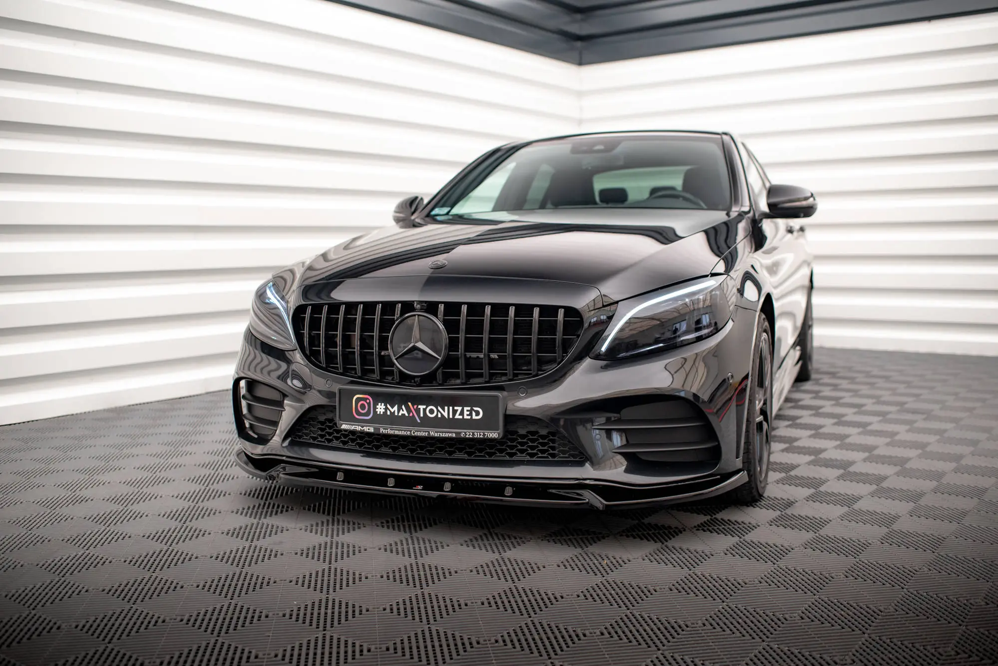 Frontspoiler Mercedes-Benz C AMG-Line / AMG C43 (W205 / C205) Facelift 2018-2021 |  V.2 Glossy Black Edition – bilde 4