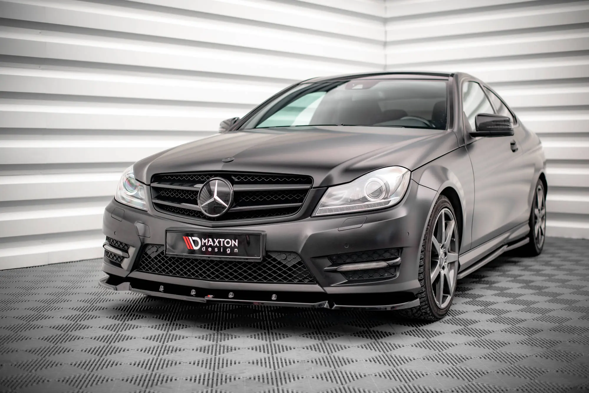 Frontspoiler Mercedes-Benz C Coupe I (C204) AMG-Line 2011-2015 | V.1 Glossy Black Edition – bilde 4