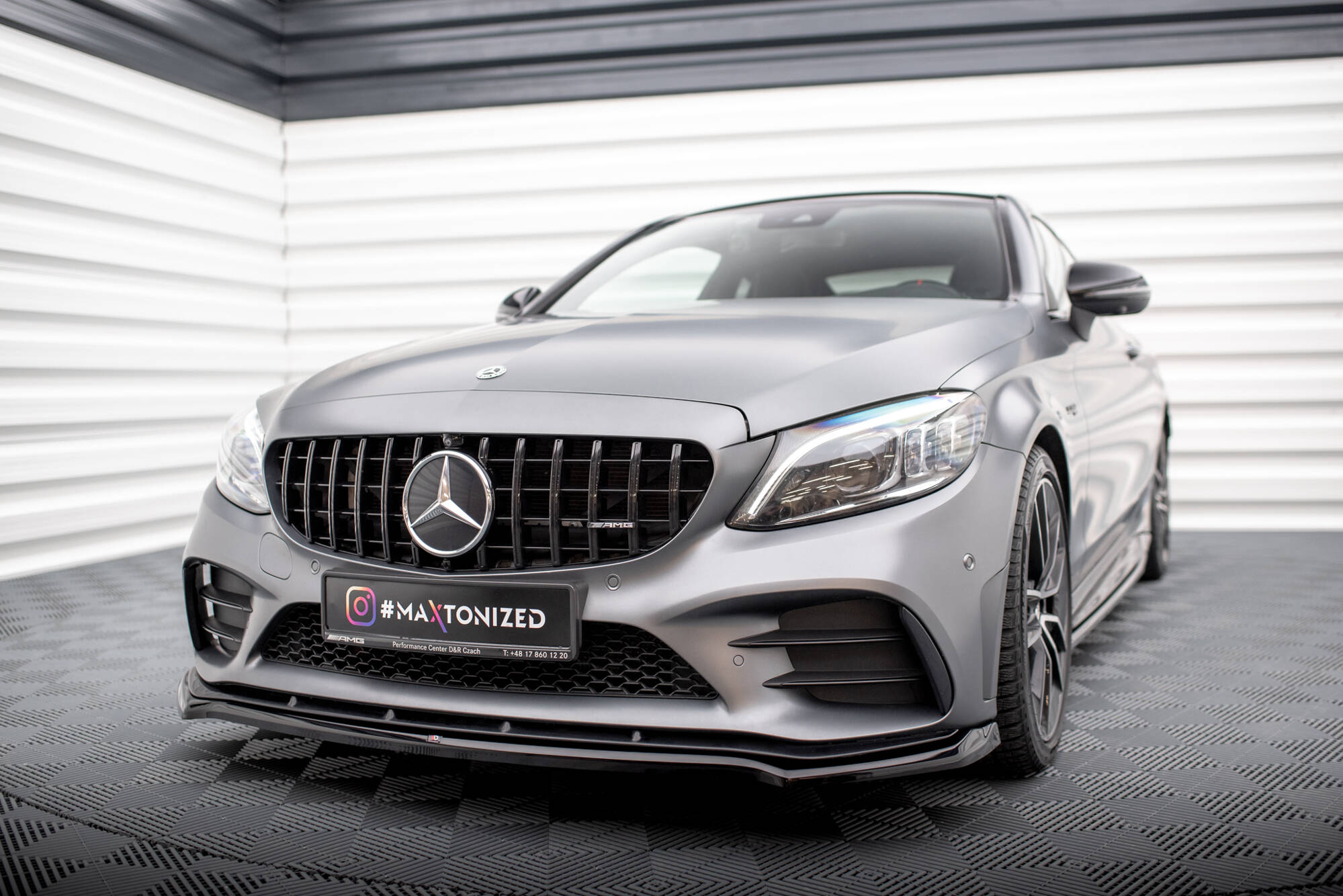 Frontspoiler Mercedes-Benz C43 AMG Coupe (C205) facelift 2018 - 2022 / Mercedes-Benz C43 AMG (W205) facelift 2018 - 2021 | V.1 Glossy Black Edition – bilde 4
