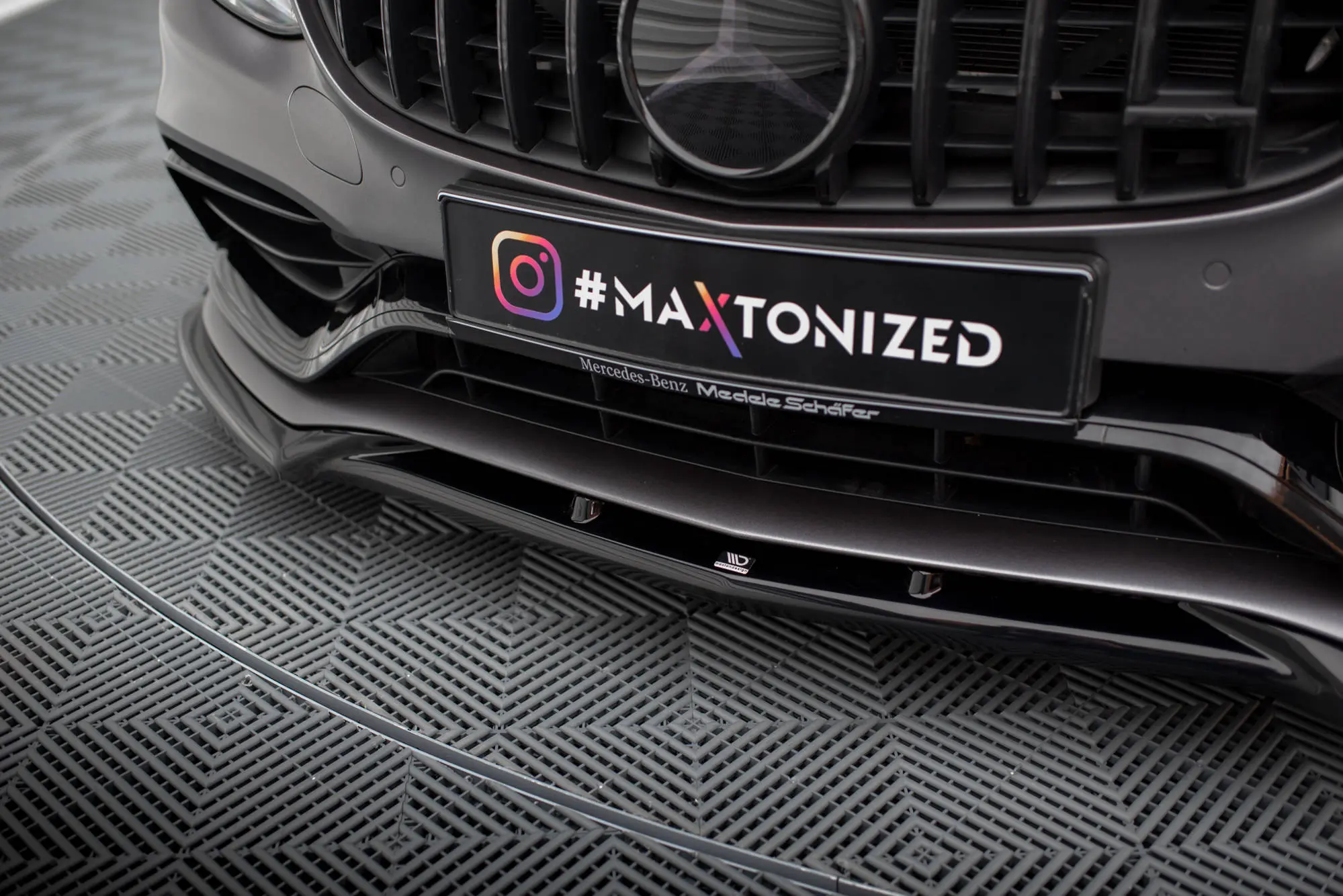 Frontspoiler Mercedes-Benz C63 AMG (W205 / S205) facelift 2018 - 2021 | V.1 Glossy Black Edition – bilde 2