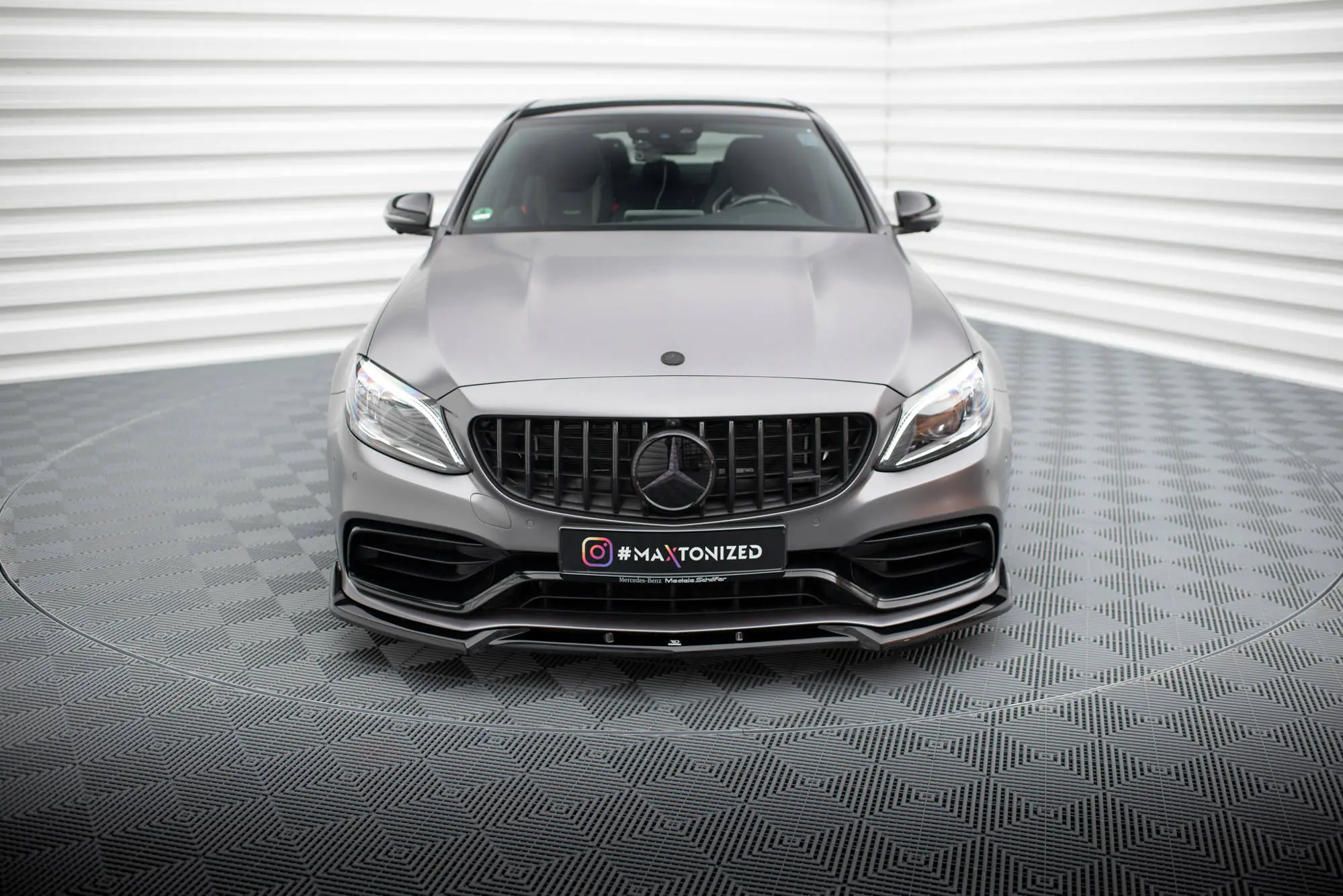 Frontspoiler Mercedes-Benz C63 AMG (W205 / S205) facelift 2018 - 2021 | V.2 Glossy Black Edition Image 1