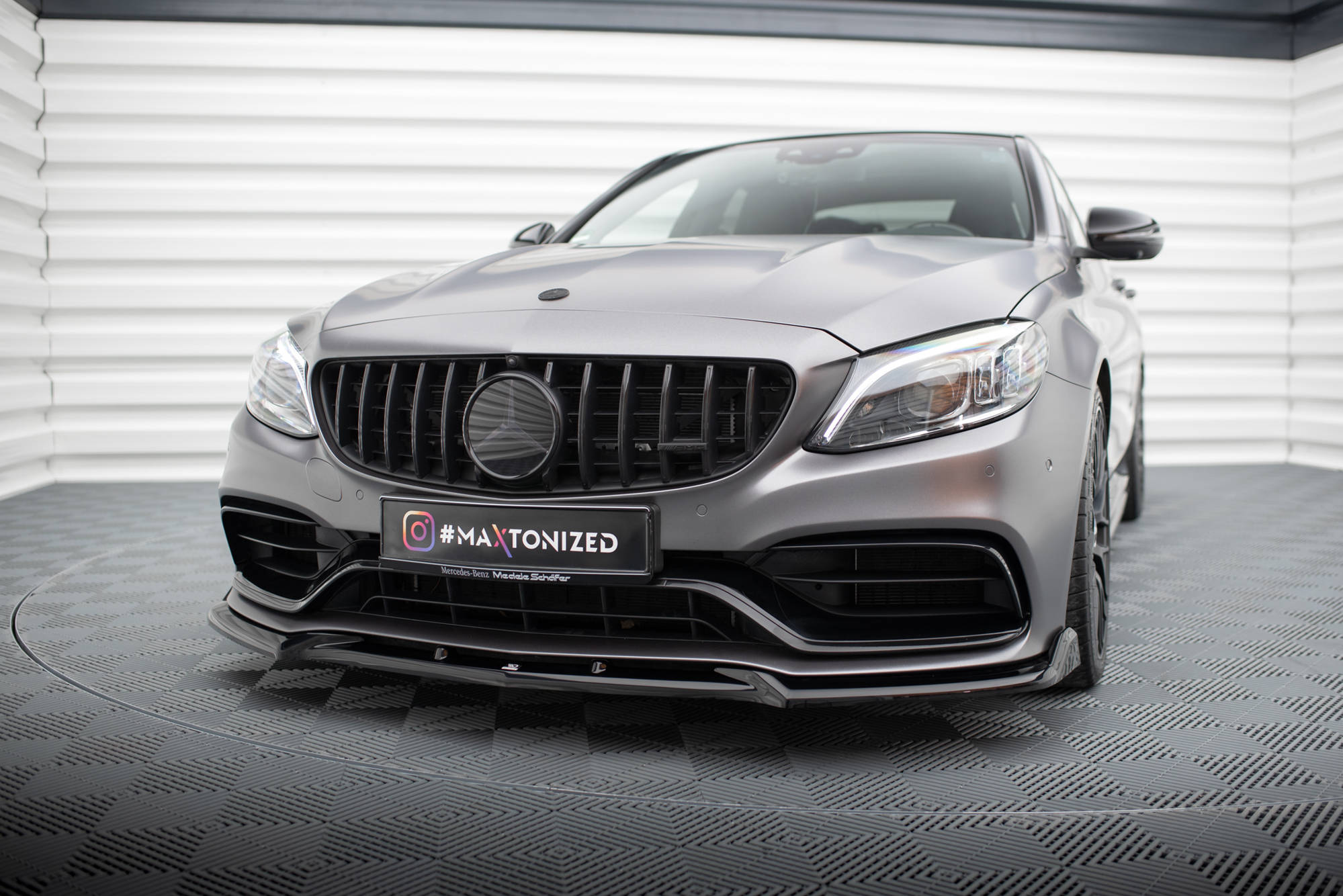 Frontspoiler Mercedes-Benz C63 AMG (W205 / S205) facelift 2018 - 2021 | V.2 Glossy Black Edition Image 4