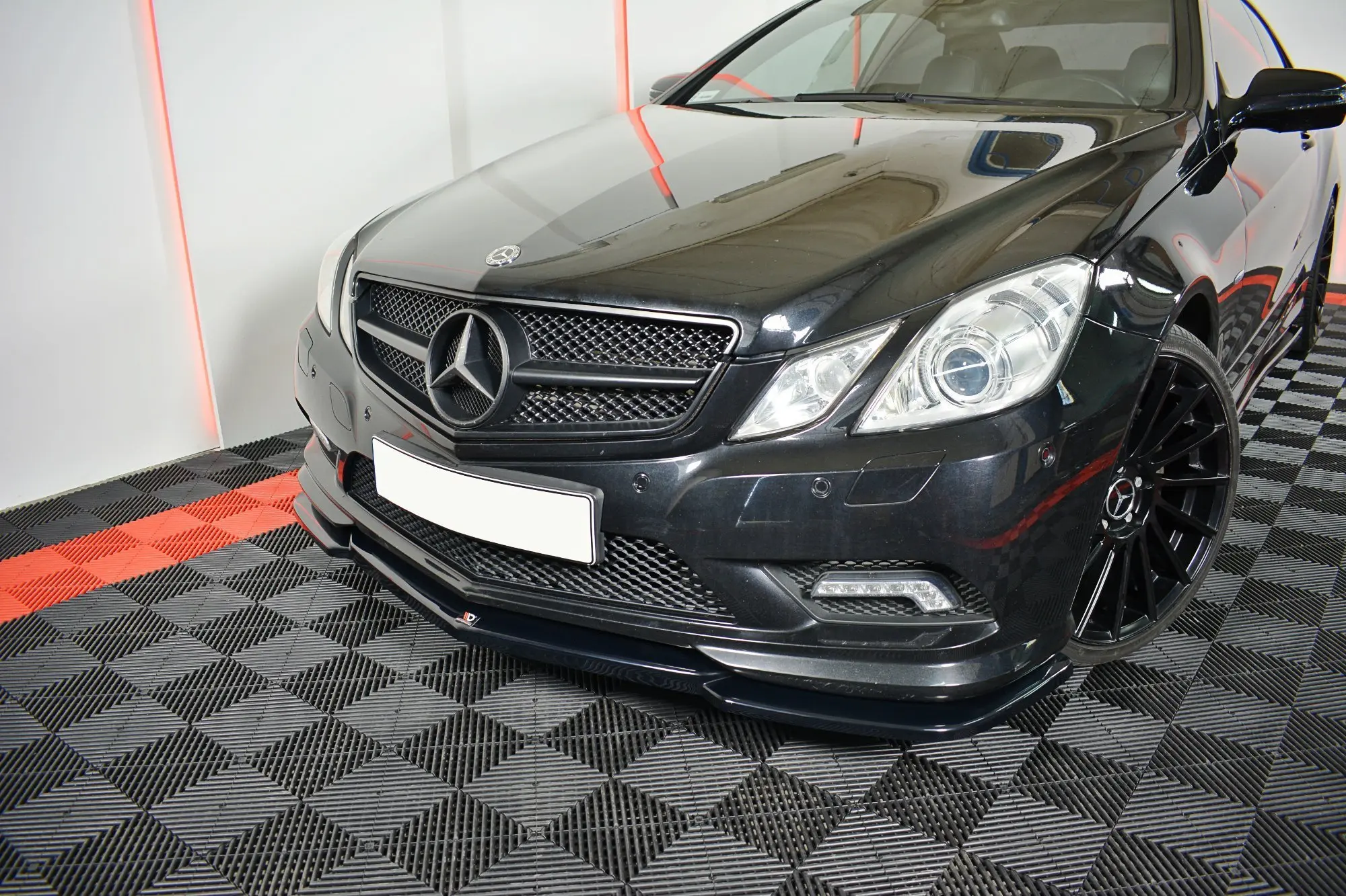 Frontspoiler Mercedes-Benz E Coupe (C207) AMG-Line 2009 - 2013 | Glossy Black Edition