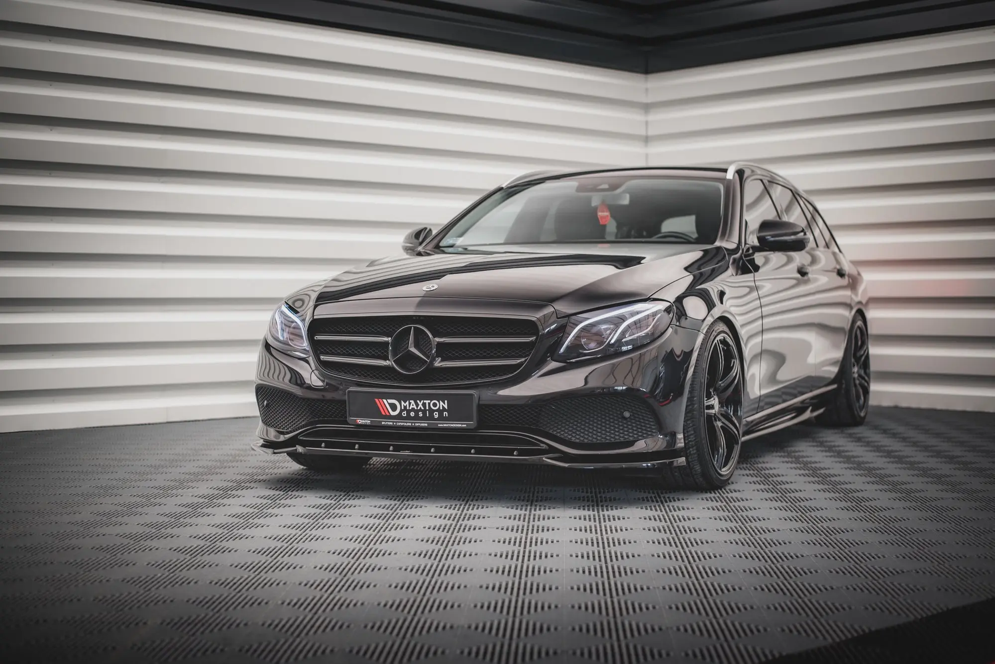 Frontspoiler Mercedes-Benz E (W213 / S213) 2016-2020 | Glossy Black Edition – bilde 3