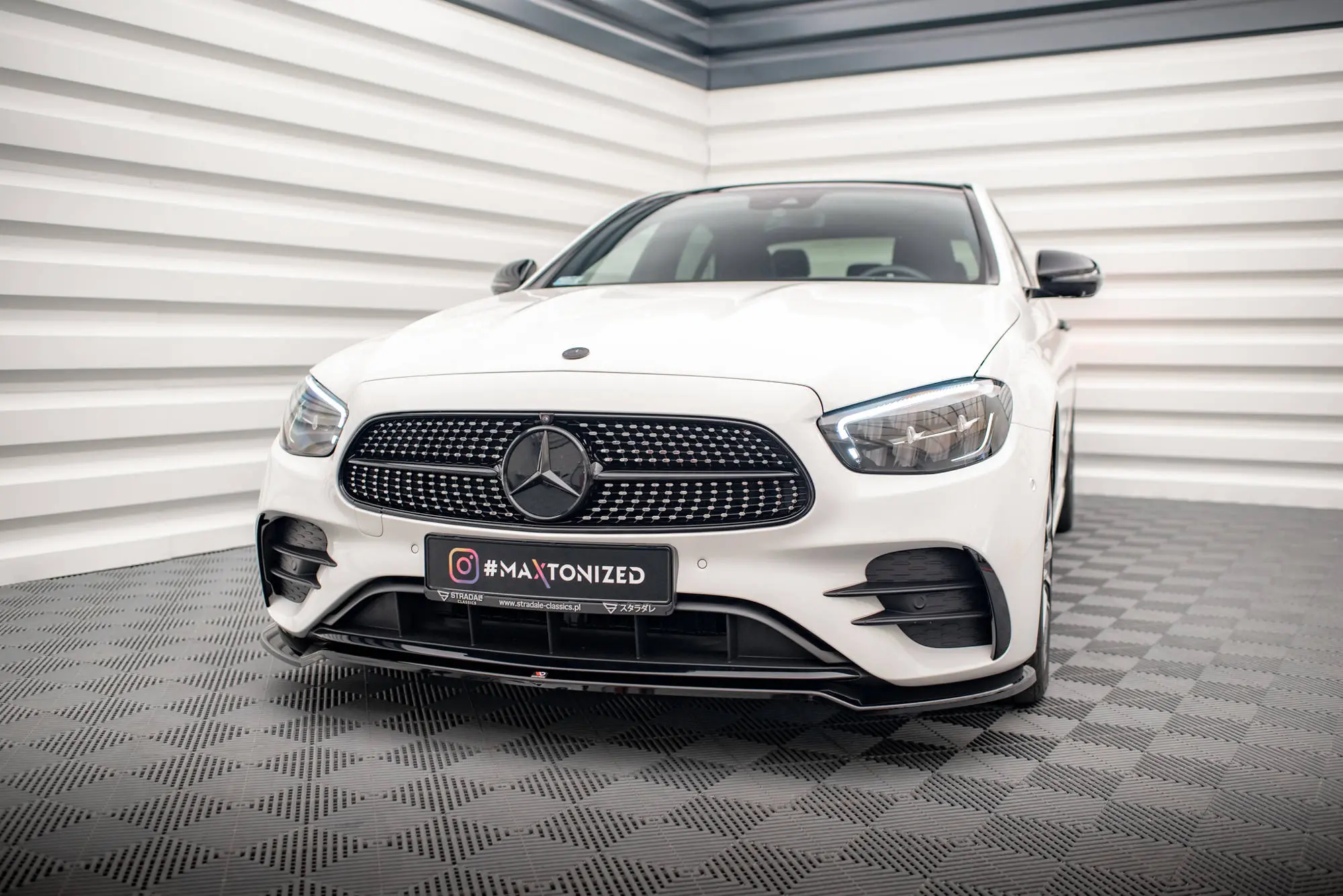 Frontspoiler Mercedes-Benz E (W213 / S213) AMG-Line Facelift 2021 - 2023 | V.1 Glossy Black Edition – bilde 4
