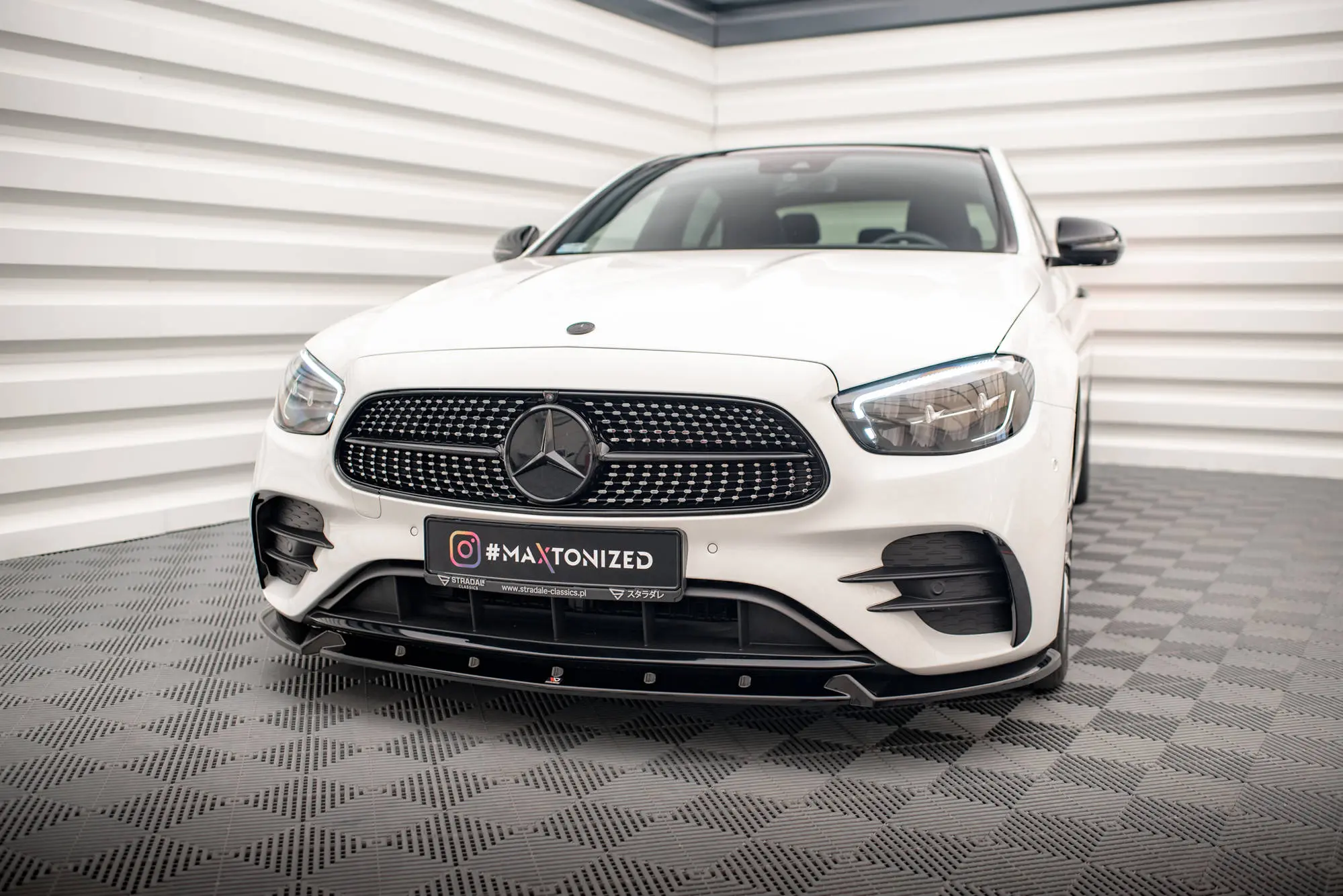Frontspoiler Mercedes-Benz E (W213 / S213) AMG-Line Facelift 2021 - 2023 | V.2 Glossy Black Edition – bilde 3