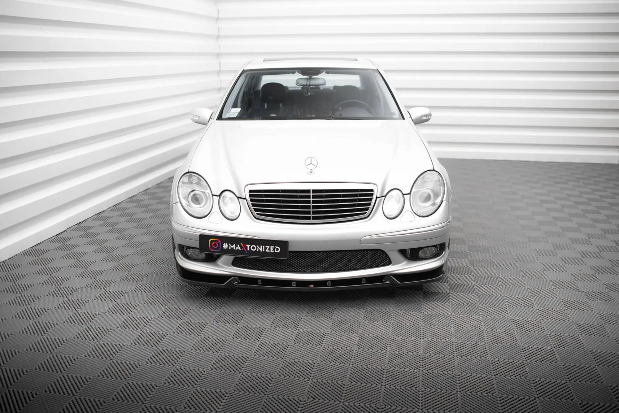 Frontspoiler Mercedes-Benz E55 AMG (W211 / S211) 2003 - 2006 | Glossy Black Edition – bilde 3