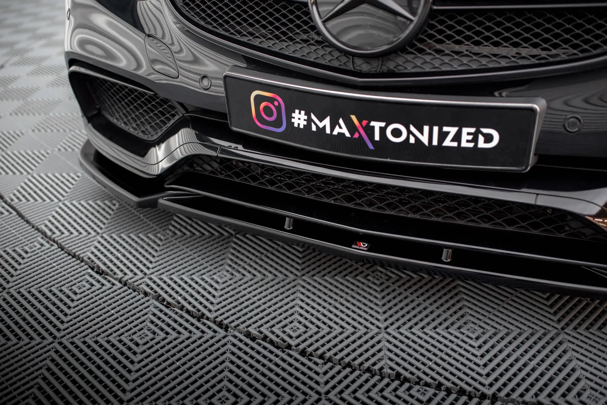 Frontspoiler Mercedes-Benz E63 AMG (W212) Facelift 2012-2016  | Glossy Black Edition – bilde 3