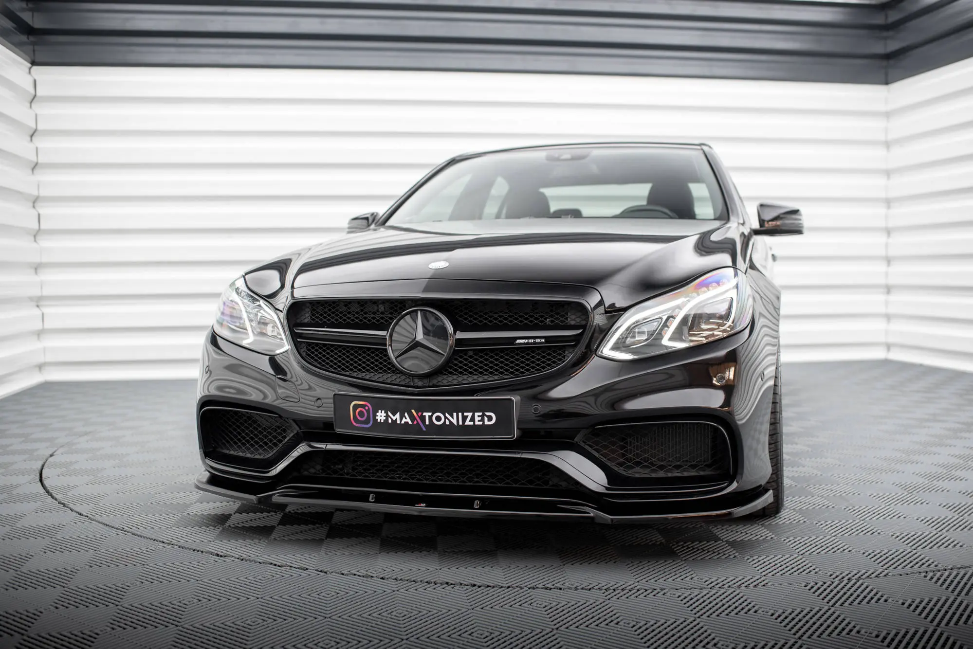 Frontspoiler Mercedes-Benz E63 AMG (W212) Facelift 2012-2016  | Glossy Black Edition – bilde 4