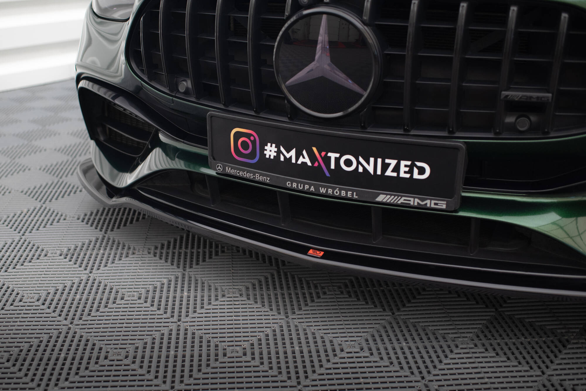 Frontspoiler Mercedes-Benz E63 AMG (W213) facelift 2020 - 2023 | V.1 Glossy Black Edition – bilde 3