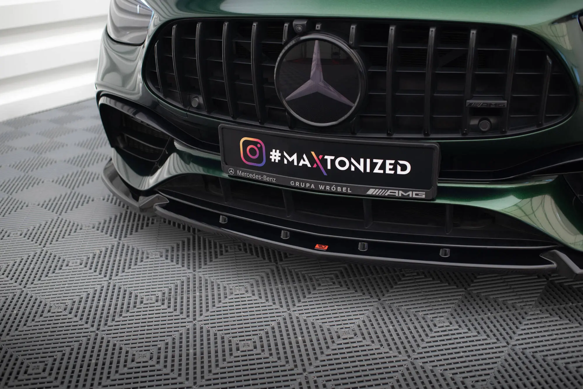 Frontspoiler Mercedes-Benz E63 AMG (W213) facelift 2020 - 2023 | V.2 Glossy Black Edition