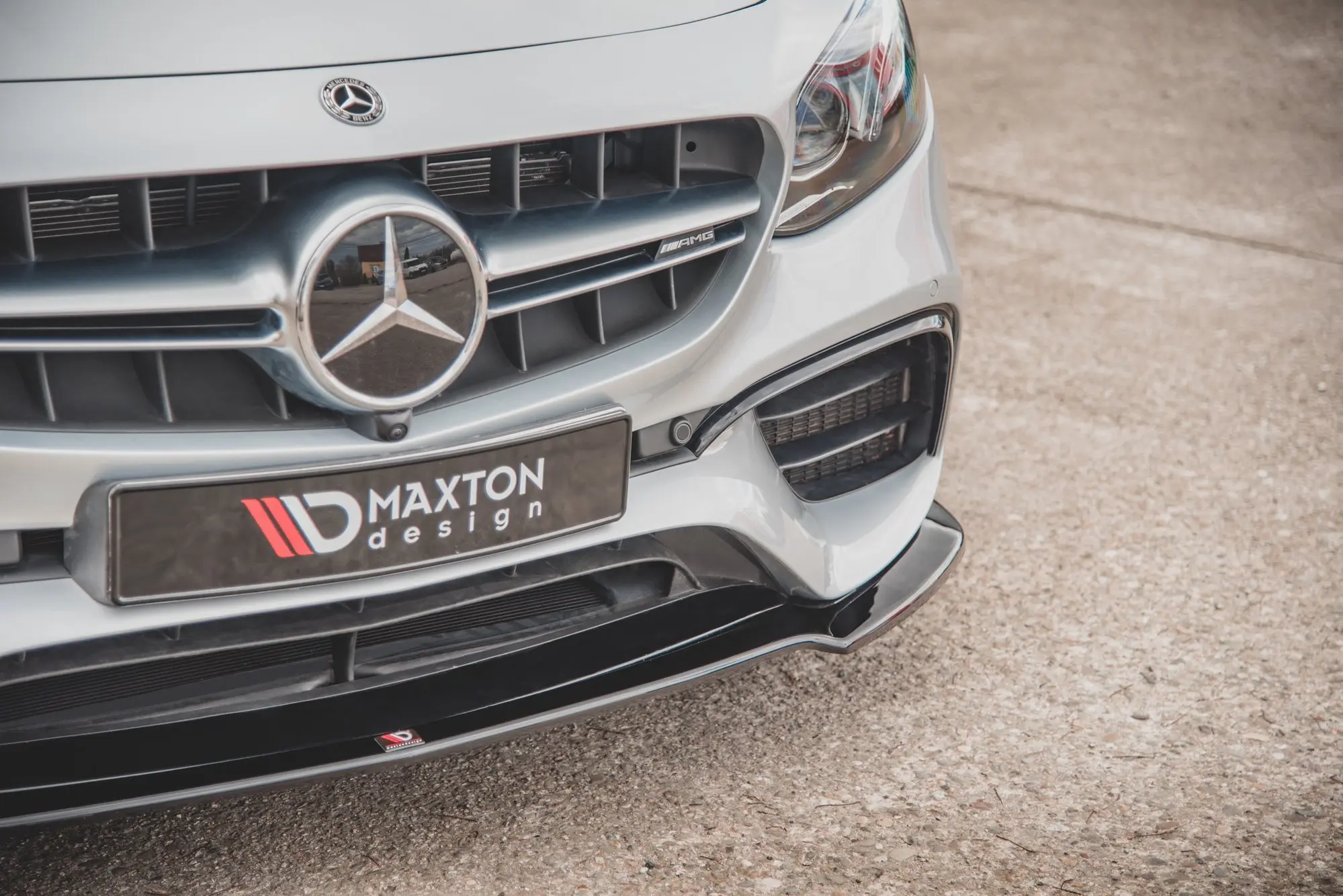 Frontspoiler Mercedes-Benz E63 AMG (W213 / S213) 2016-2020 | V.1 Glossy Black Edition – bilde 3