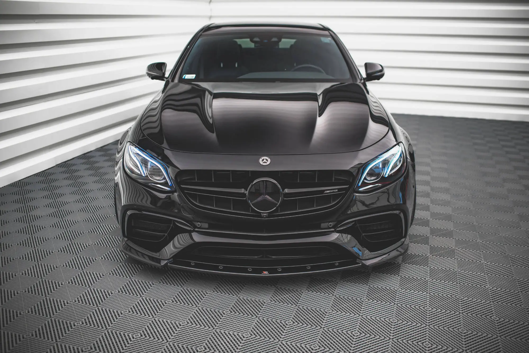 Frontspoiler Mercedes-Benz E63 AMG (W213 / S213) 2016-2020 | V.3 Glossy Black Edition