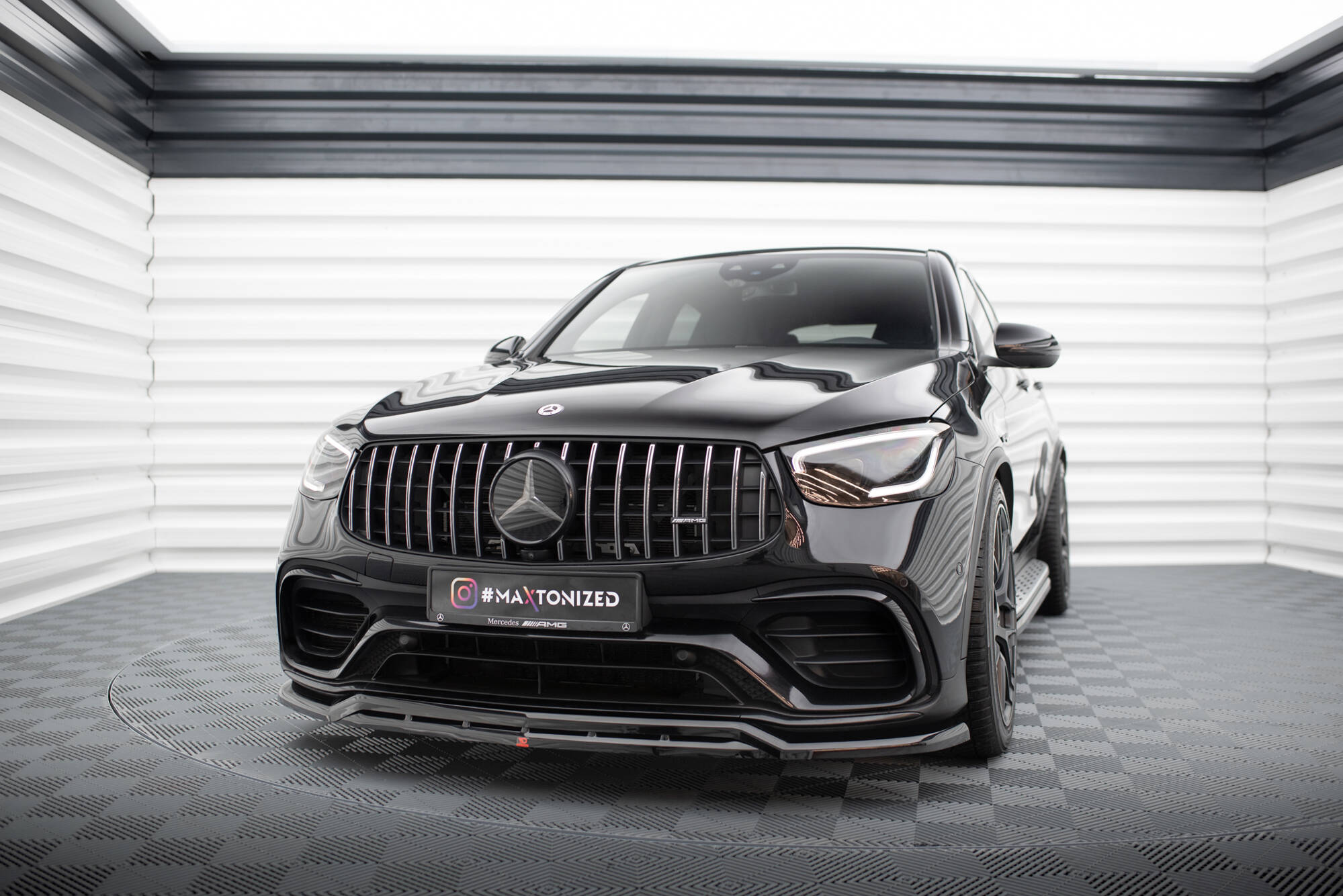 Frontspoiler Mercedes-Benz GLC 63 AMG (X253) 2015 - 2022 / Mercedes-Benz GLC Coupe 63 AMG (C253) 2016 - 2023 | Glossy Black Edition – bilde 3