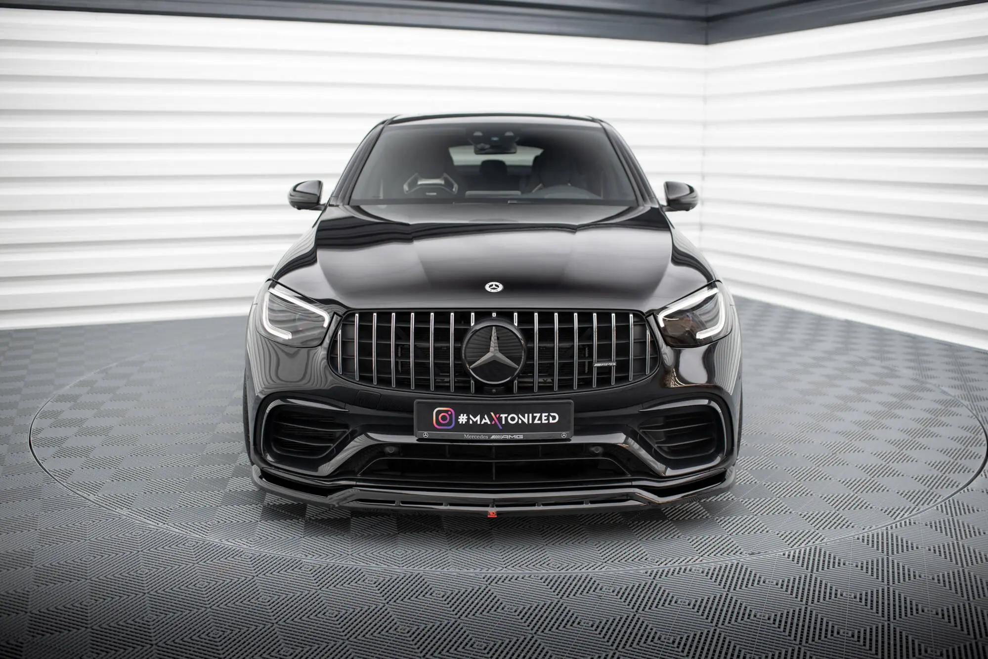 Frontspoiler Mercedes-Benz GLC 63 AMG (X253) 2015 - 2022 / Mercedes-Benz GLC Coupe 63 AMG (C253) 2016 - 2023 | Glossy Black Edition – bilde 4