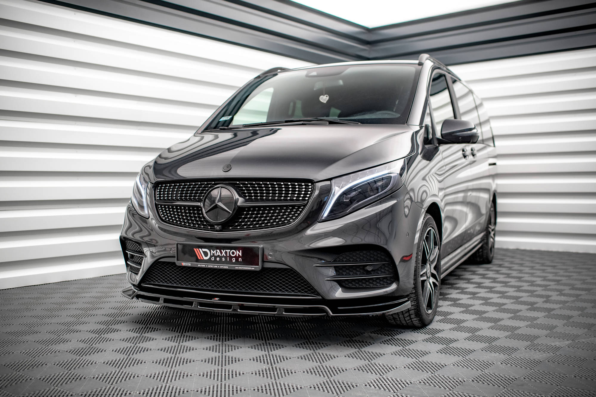 Frontspoiler Mercedes-Benz V-Class (W447) AMG-Line 2019 - 2023 | V.5 Glossy Black Edition – bilde 3